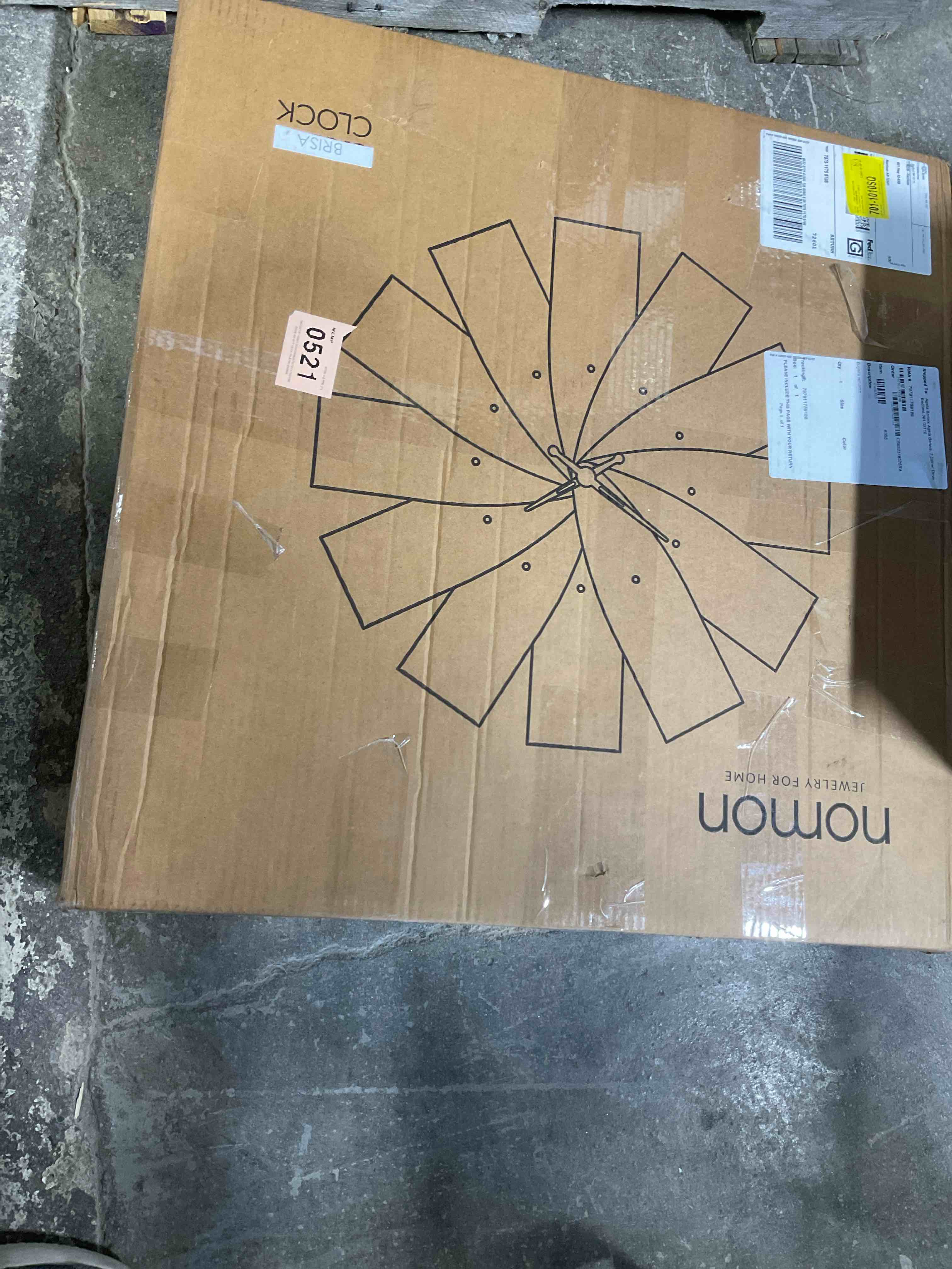 Condition photo showing Good Condition for Oversized Wall Clock