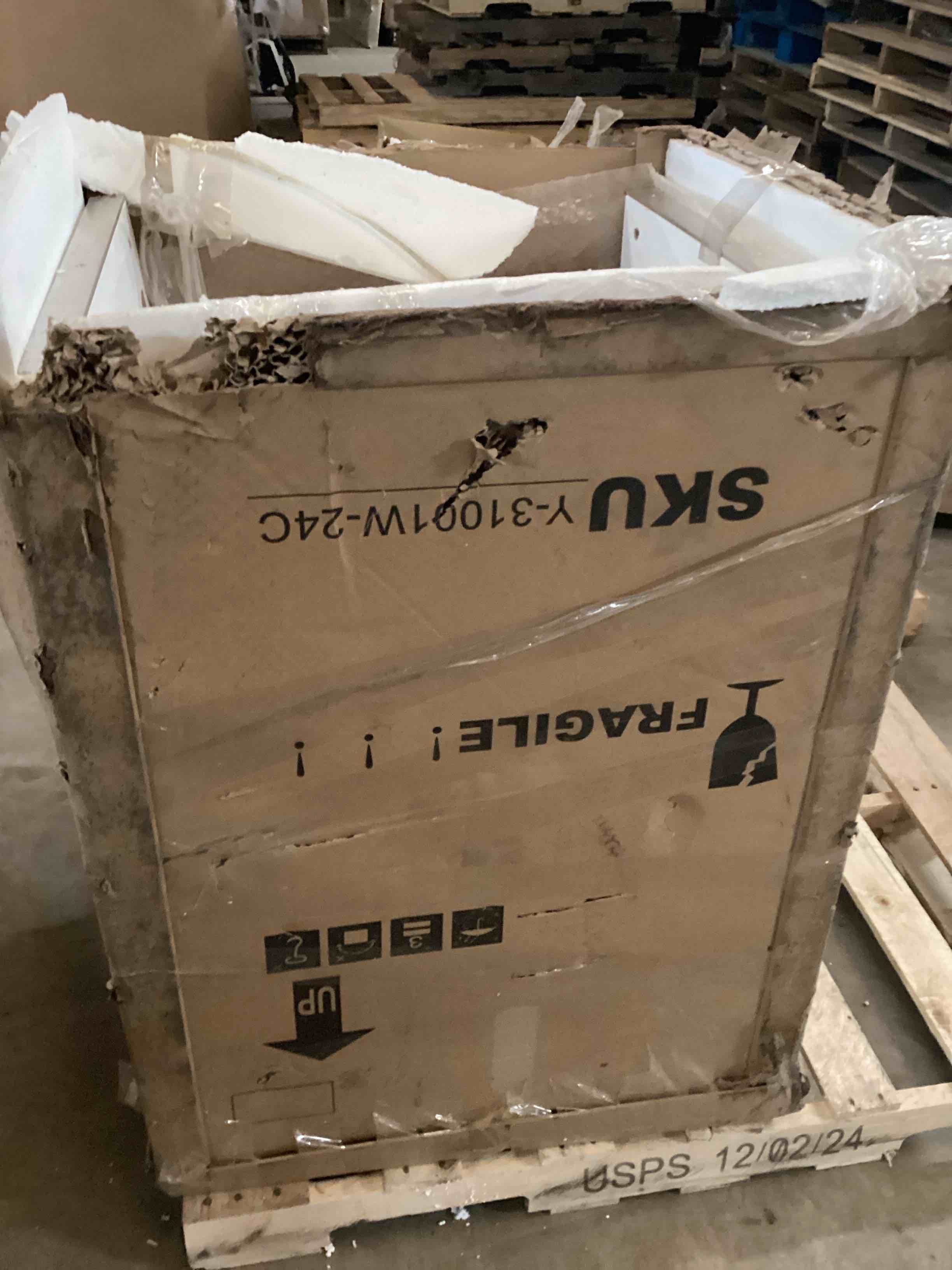 Condition photo showing As Is for Unknown Cabinet in White