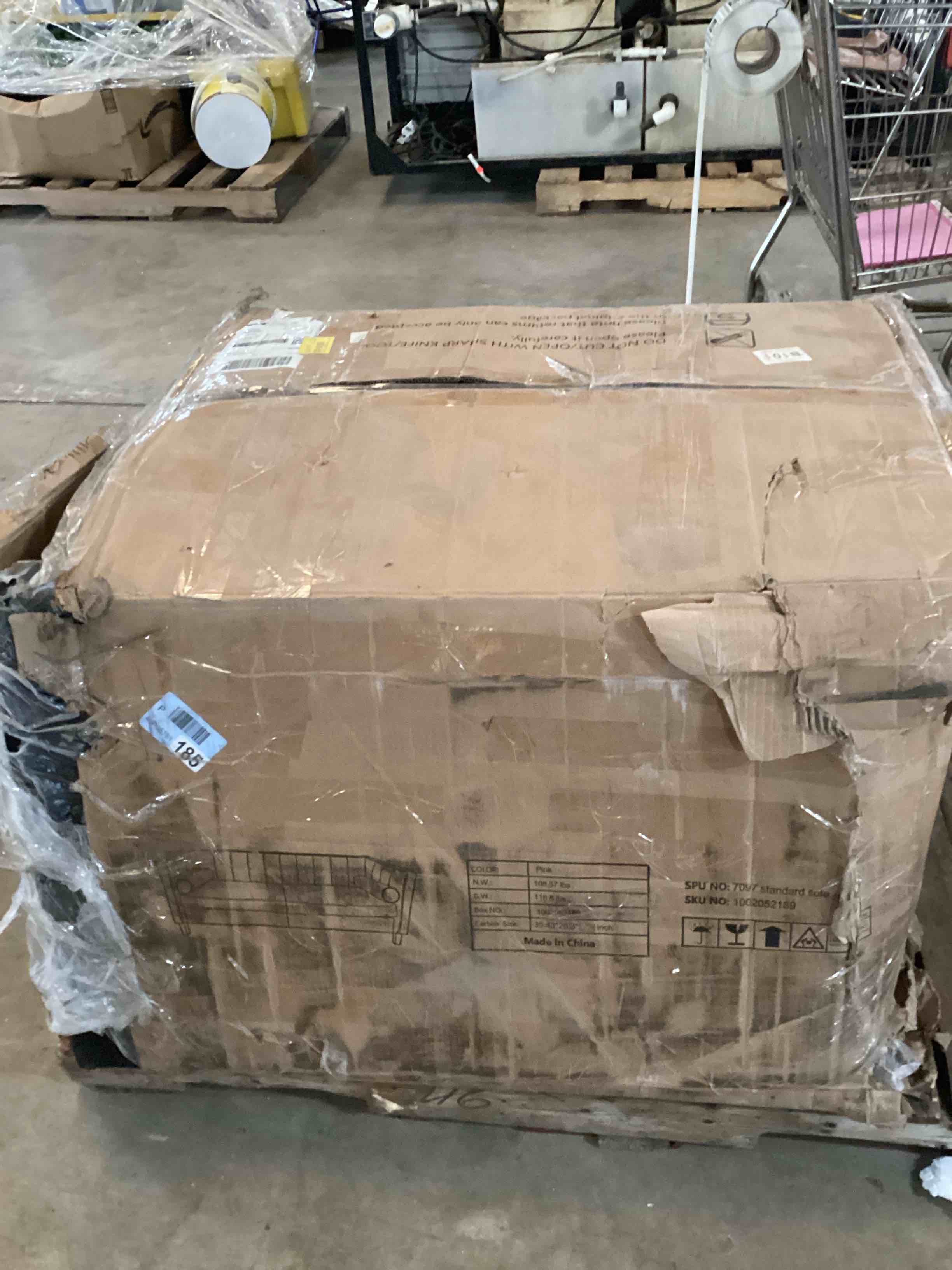 Condition photo showing Good Condition for Standard Pink Sofa 