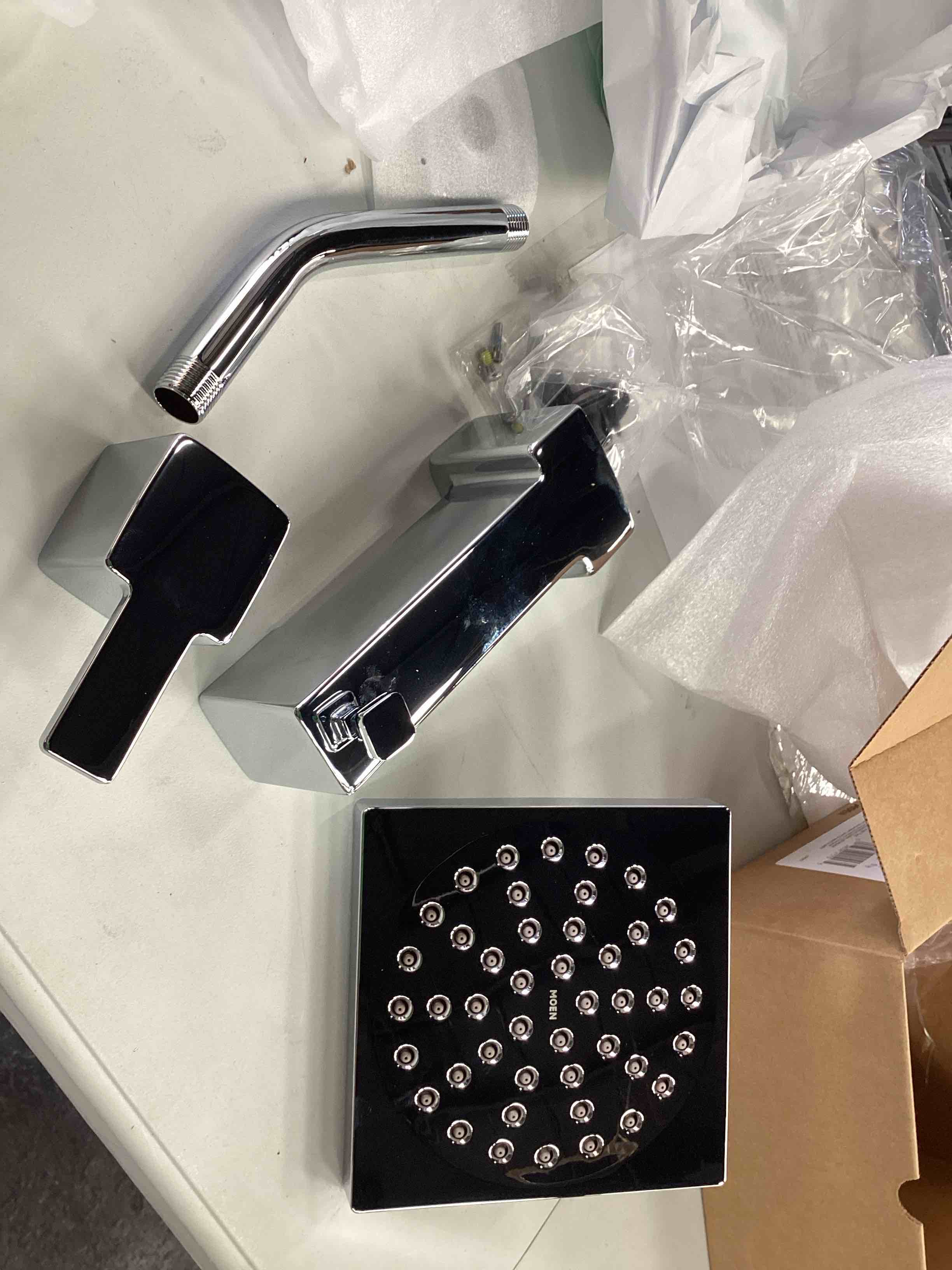 MOEN bathtub faucet with shower head