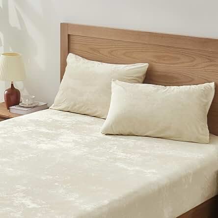 BEDELITE Velvet Fitted Sheet and Pillowcase Set, Luxury Soft Fuzzy Bottom Sheet with Reinforced Elas