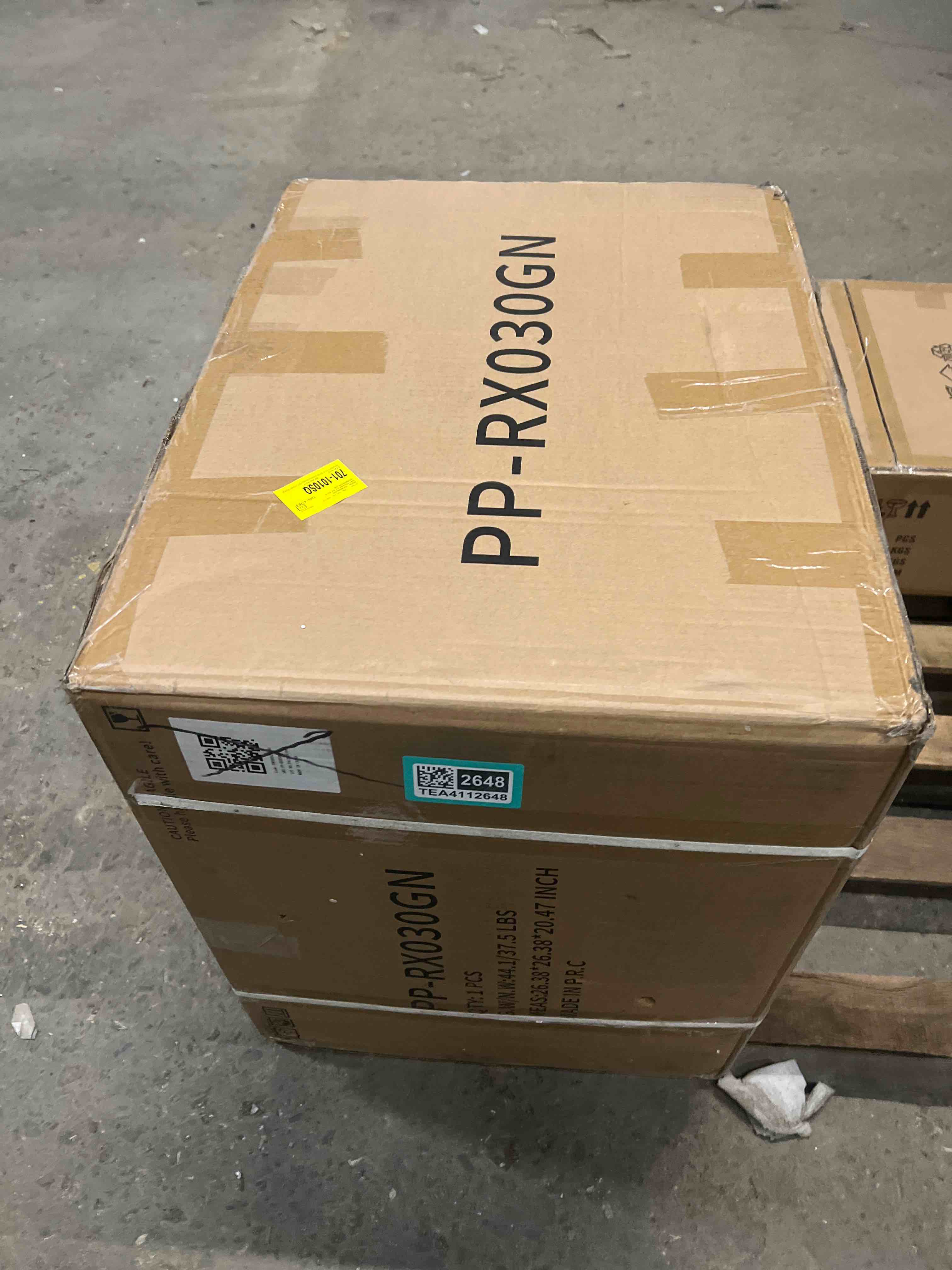 Condition photo showing Good Condition for BOX MODULE STO SOFA 26'' Upholstered Modular Sofa