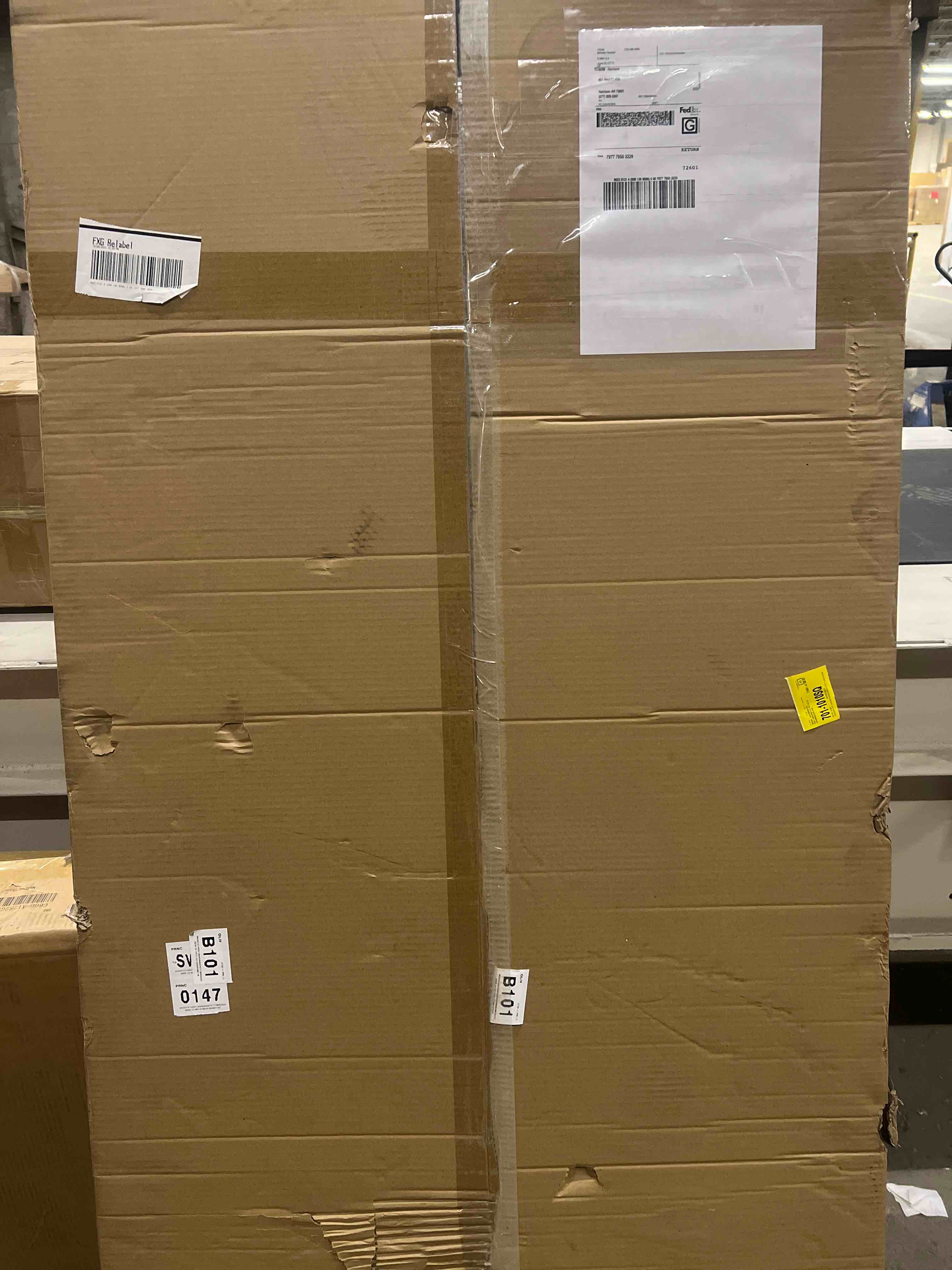 Condition photo showing Good Condition for Oakleaf Modern \u0026 Contemporary Lighted Full Length Mirror