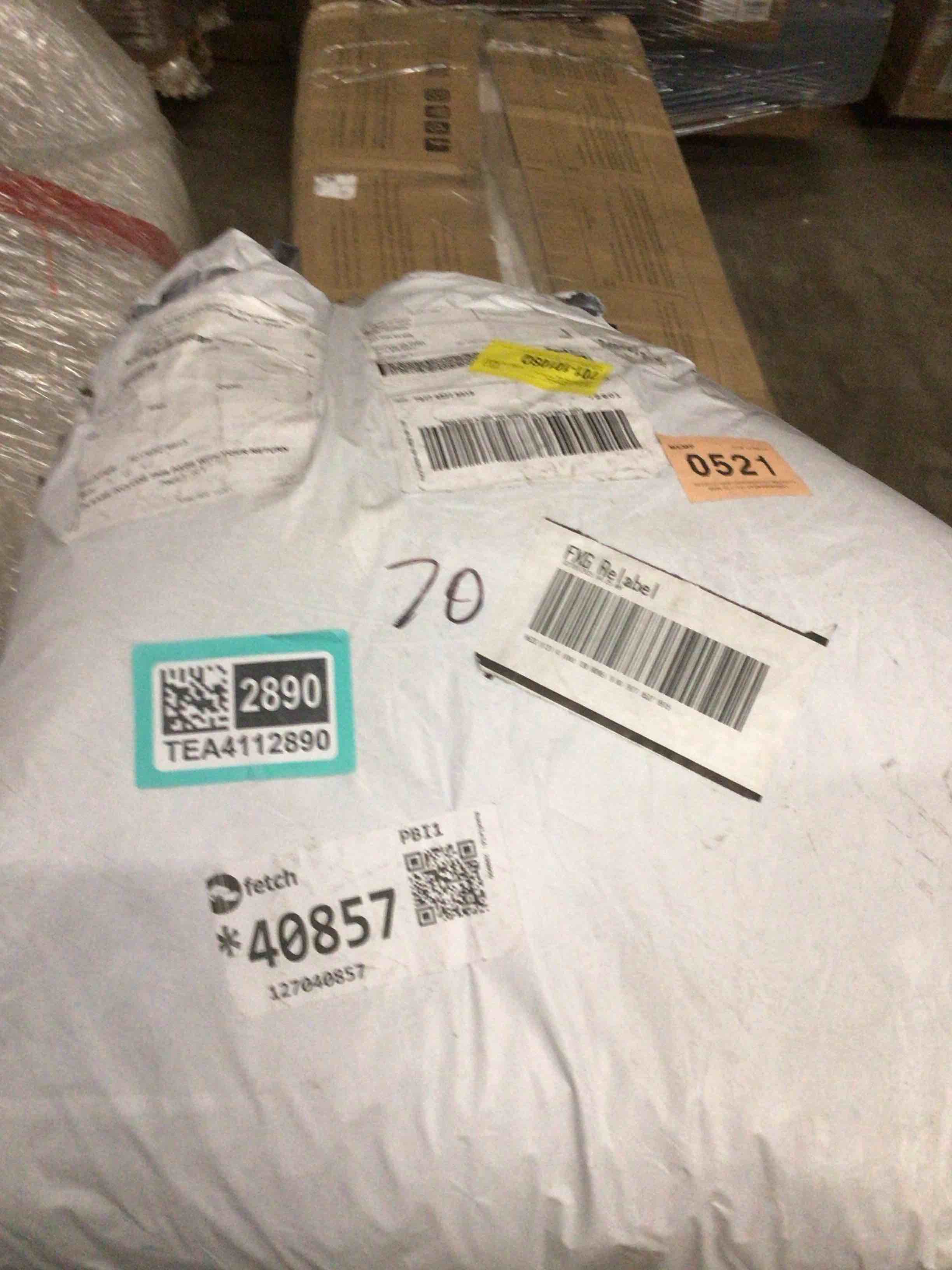 Condition photo showing Good Condition for Aneatra Square Throw Pillow