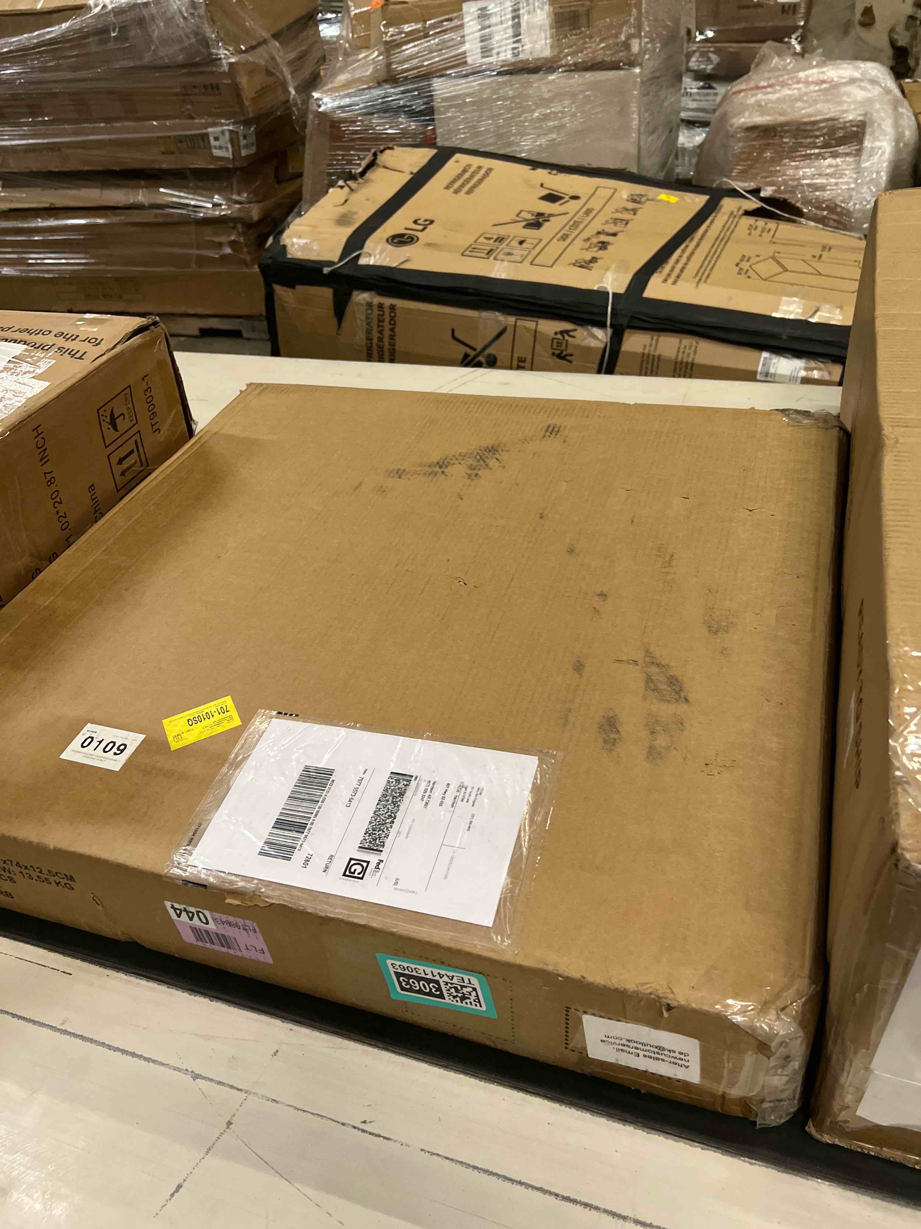 Condition photo showing As Is for Wynny 27"W Round Lift-Top Wood Coffee Table with Storage