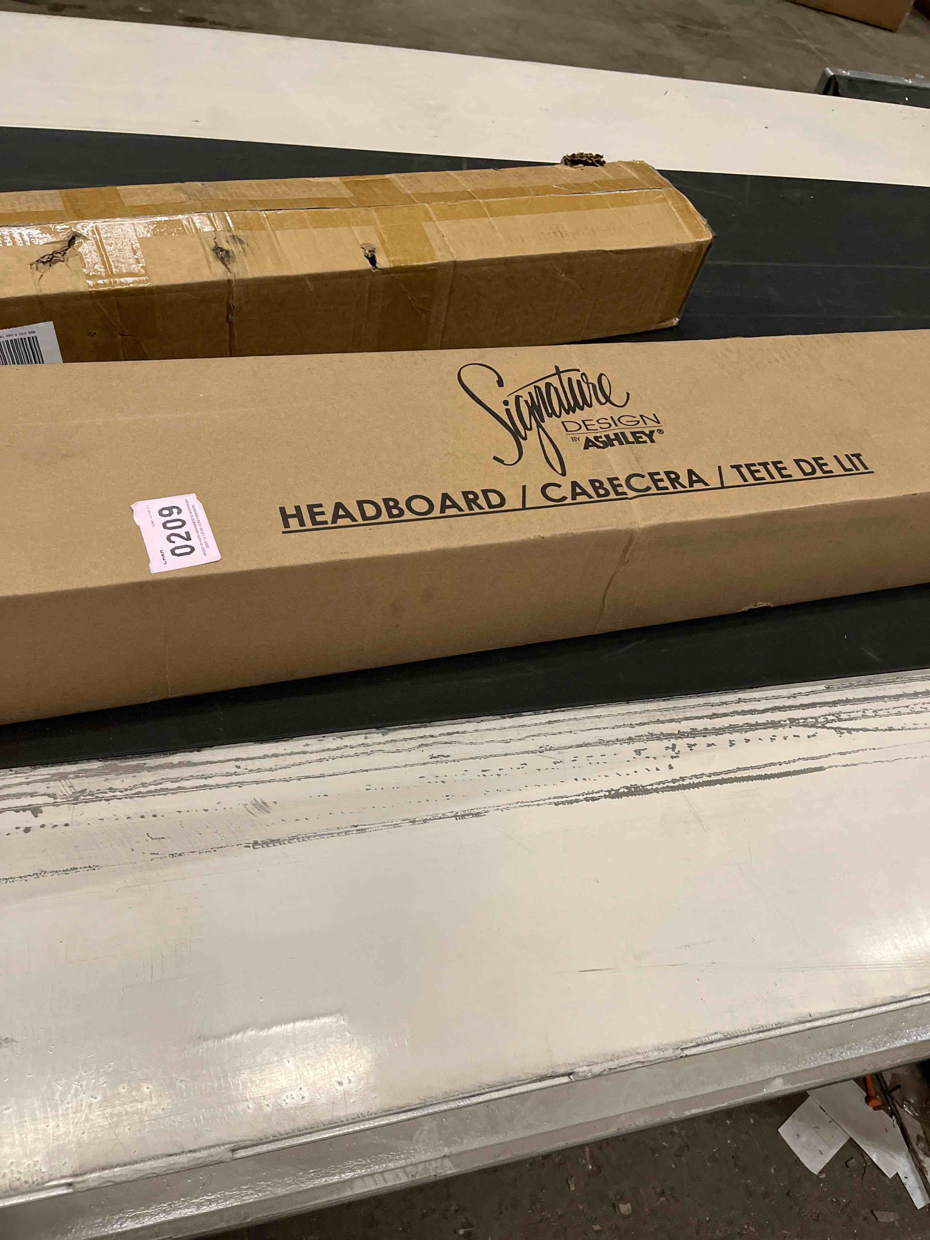 Condition photo showing As Is for Karnova Full Bookcase Storage With End Panel