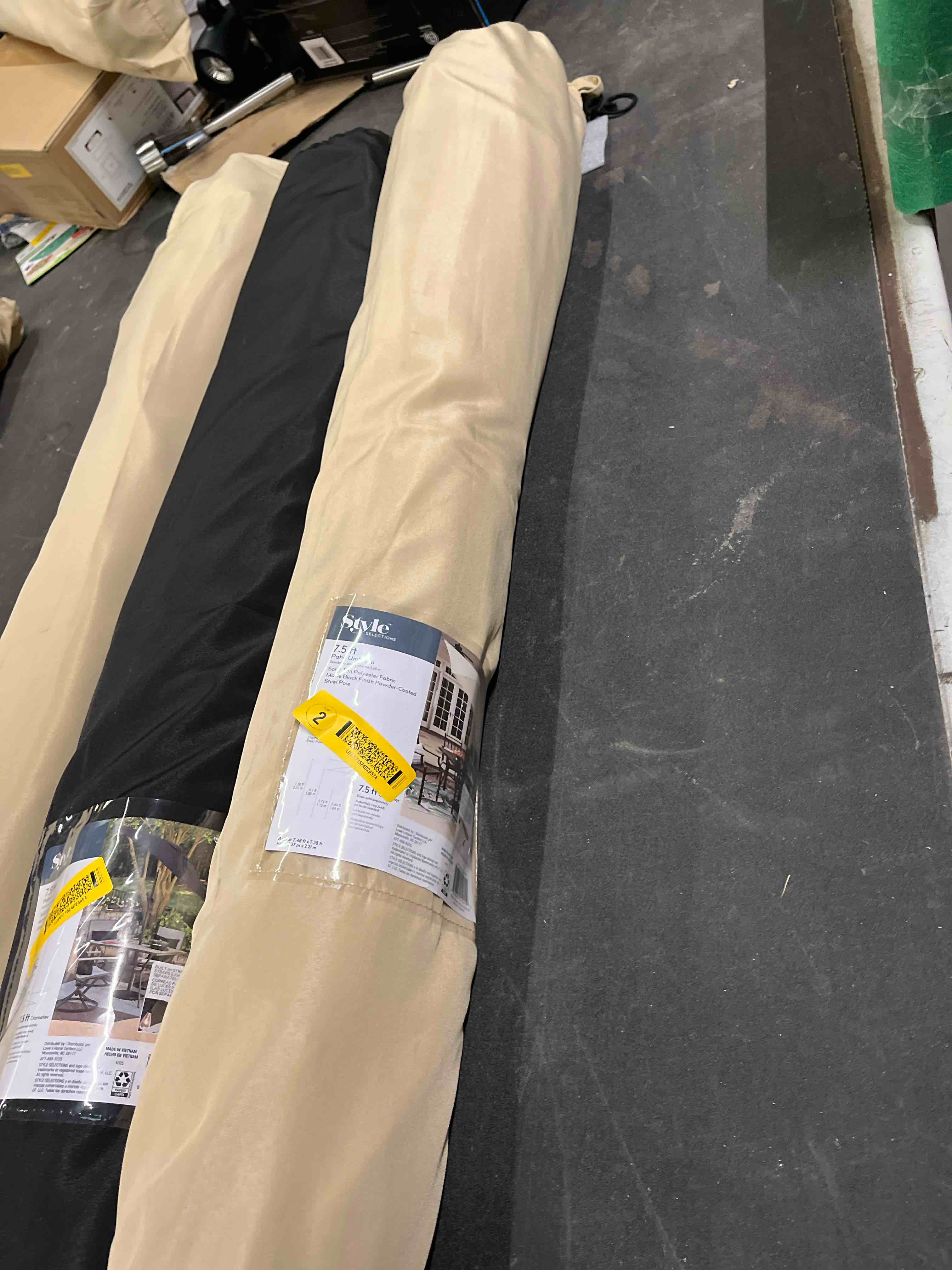 Condition photo showing Good Condition for style collection patio umbrella 7.5 ft