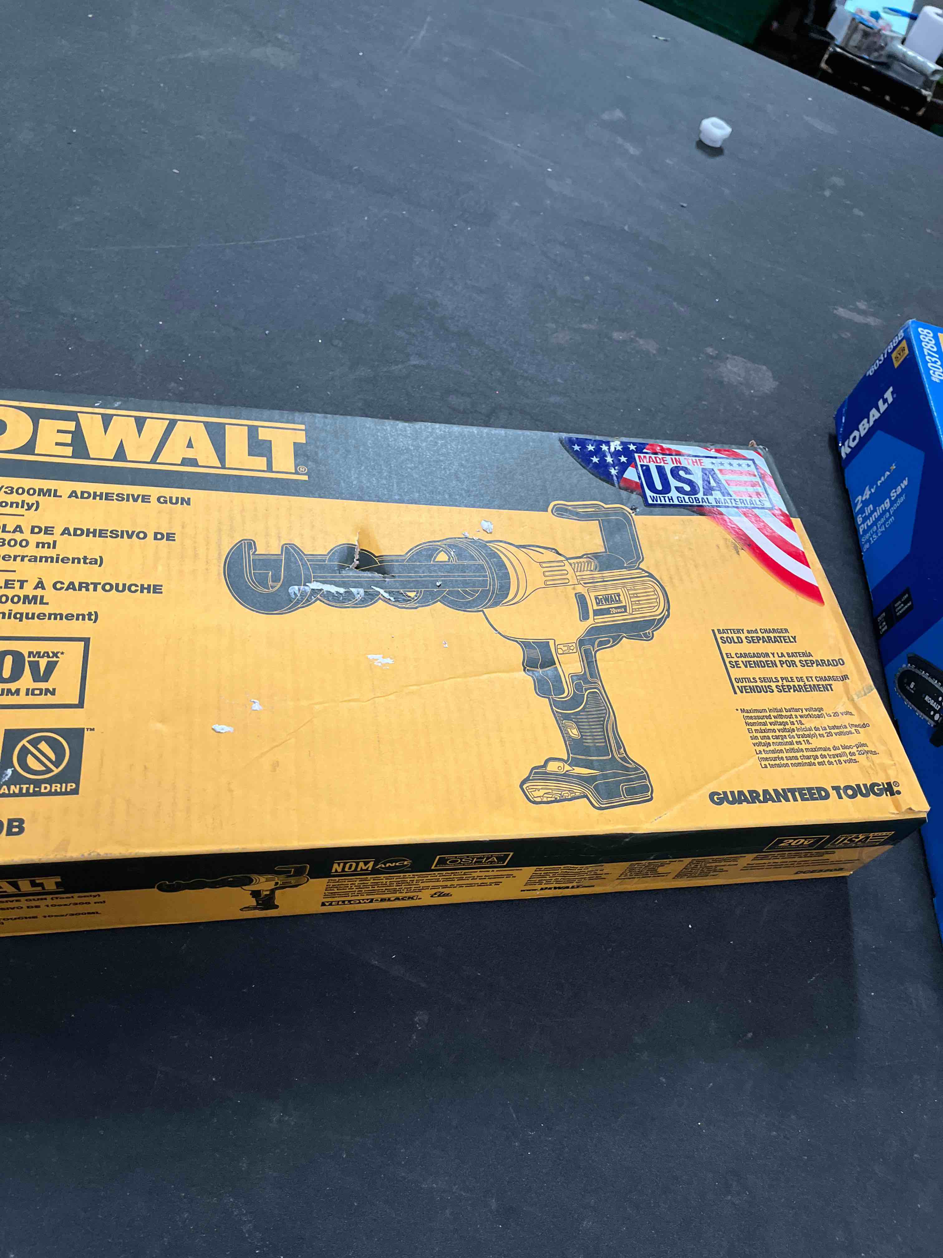 Condition photo showing Good Condition for dewalt 10oz/300ml adhesive gun tool only