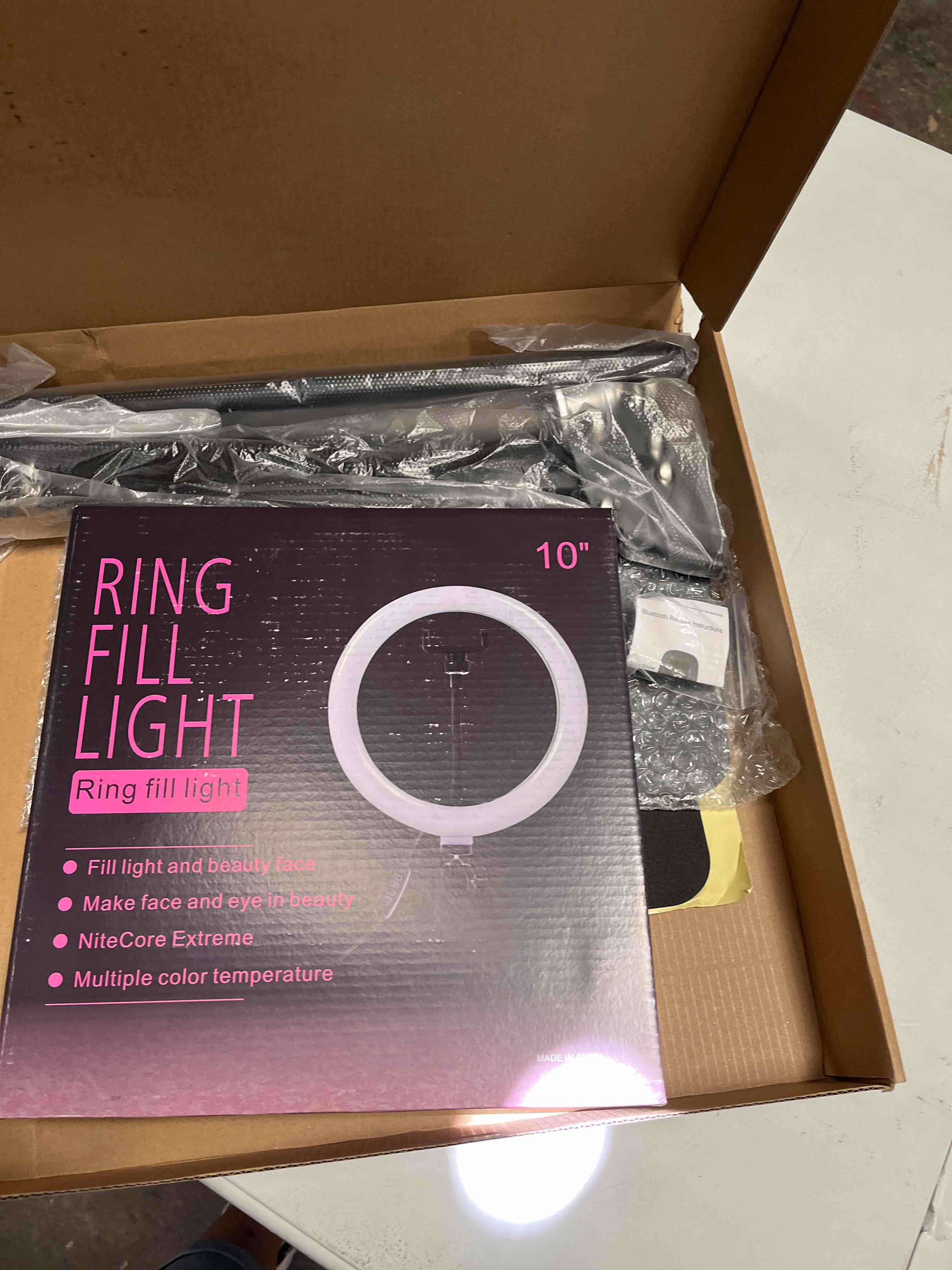 Condition photo showing Good Condition for 10” ring fill light