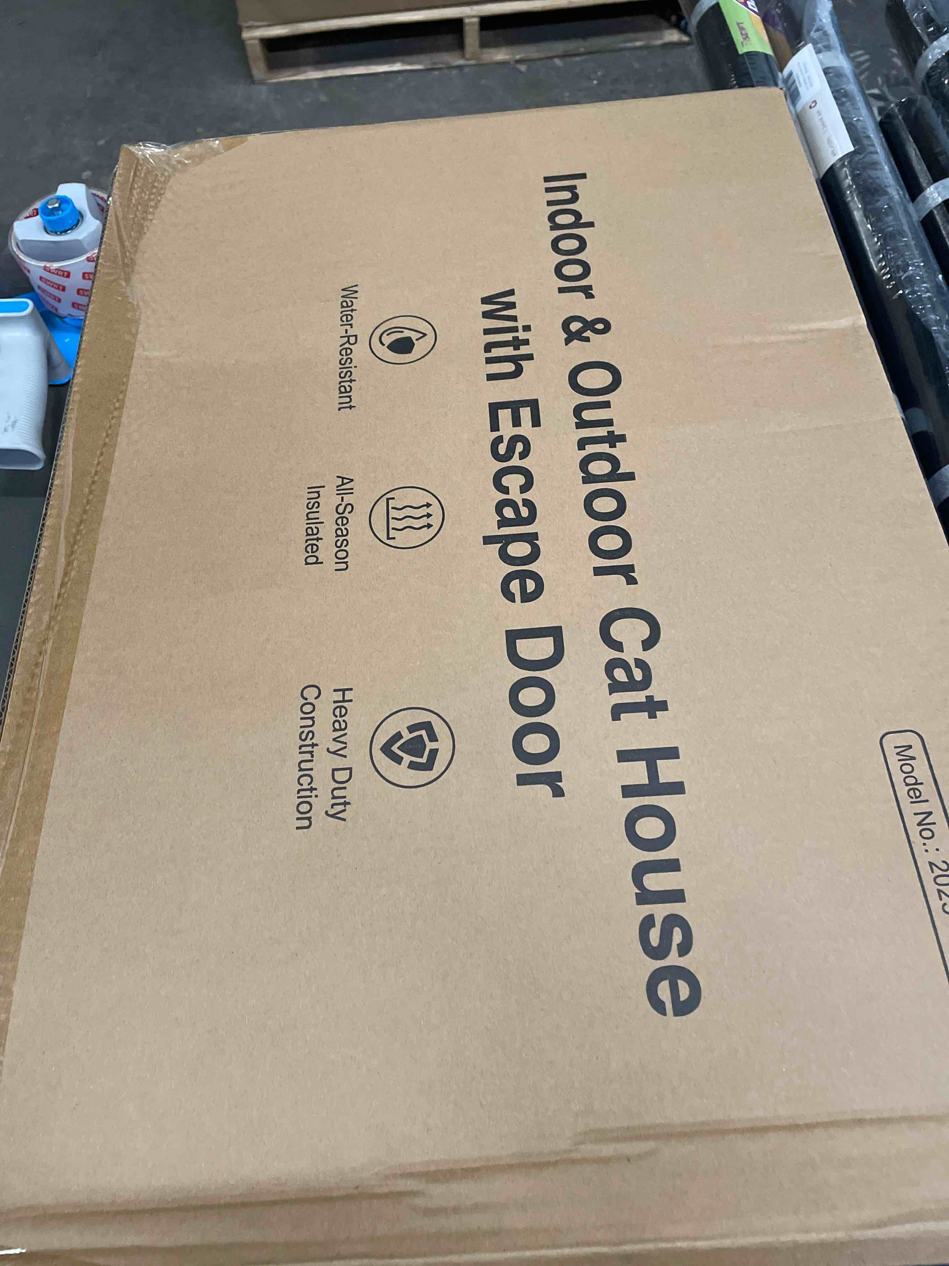 Condition photo showing Good Condition for heated cat house for outside with dual doors, insulated cat house outdoor with heating pad, weatherproof heated outdoor cats houses waterrproof for feral cats (leaf, 25" l x 16" w x 13" h) 25" l x 16" w x 13" h leaf