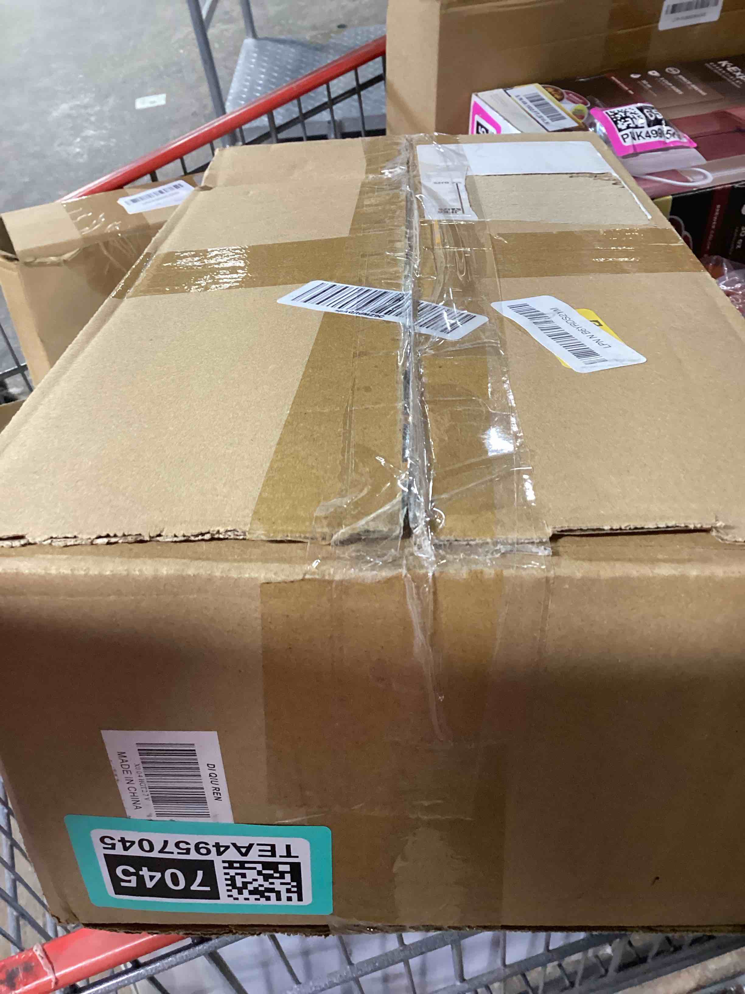 Condition photo showing Good Condition for di qiu ren 12 pcs baseball water bottle bulk with 300 pcs stickers, 20 oz plastic reusable baseball water bottles for boys, squeeze water bottles sports for team, sports bottles squeeze for gym baseball water bottle-12pcs