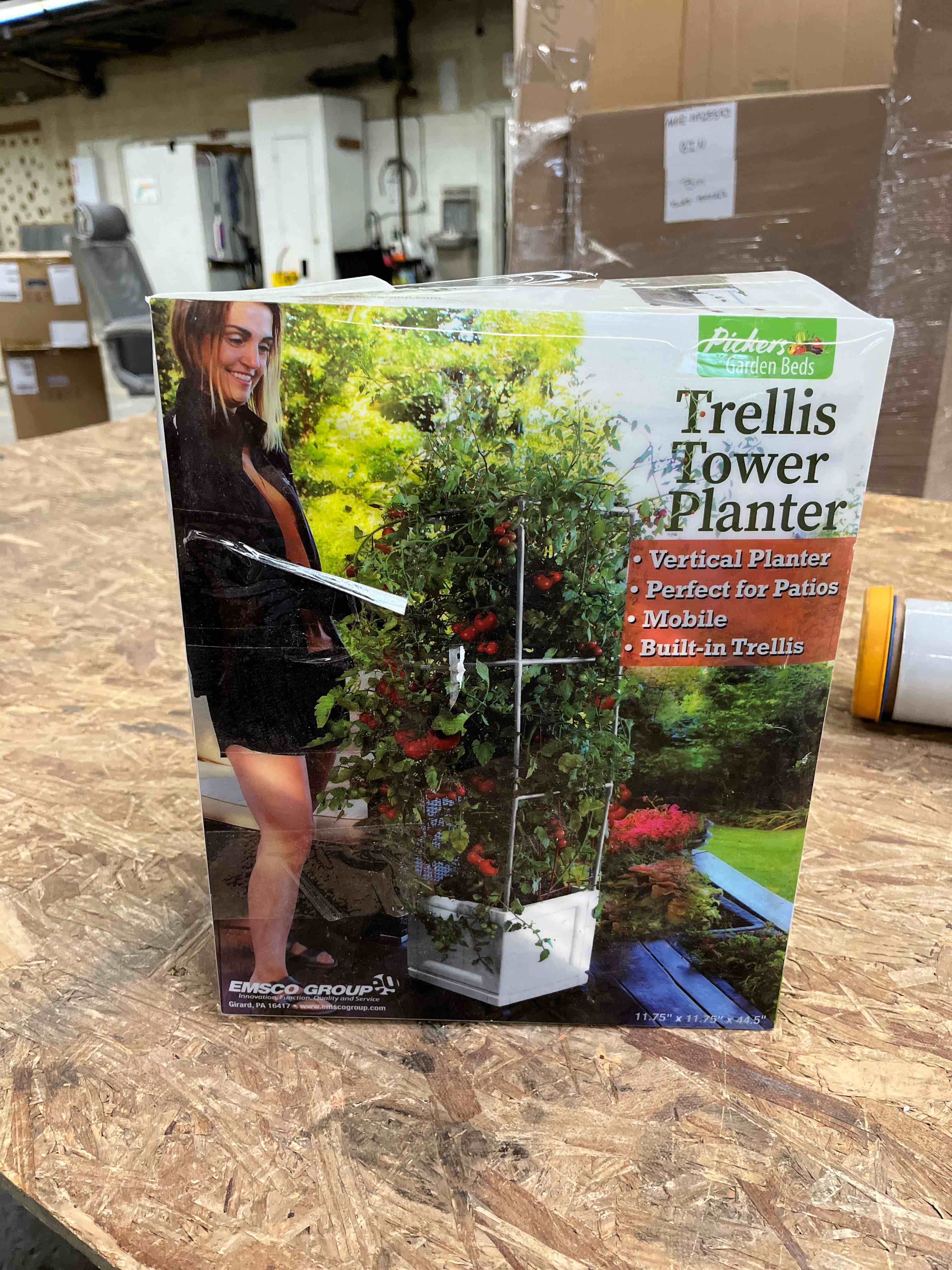 Condition photo showing Good Condition for city picker's trellis tower - white