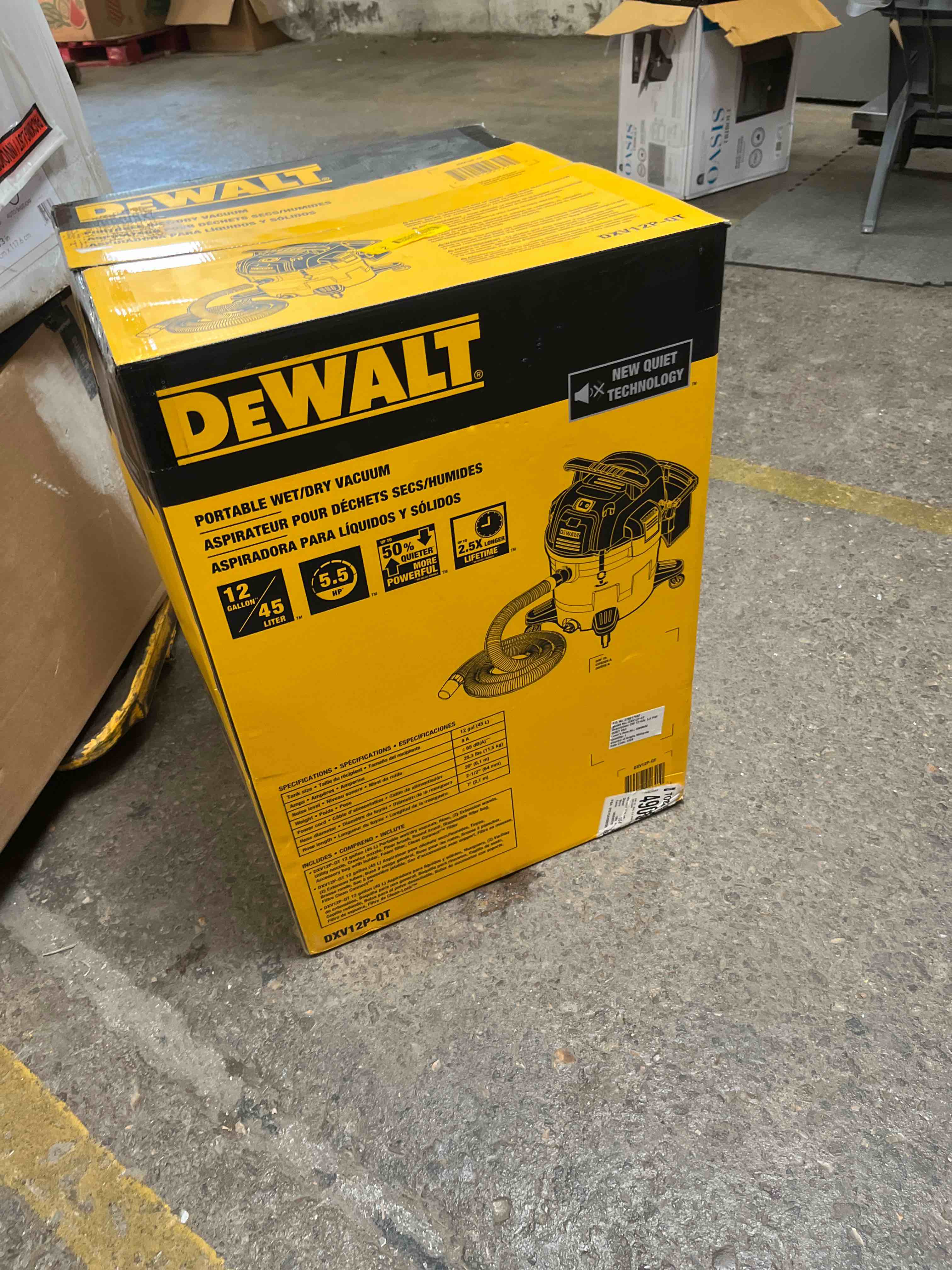 dewalt 12 gallon poly wet/dry vac, 5.5 hp shop vacuum wet vacuum cleaner for workshop, jobsite, commericial area, large pick-up capacity, yellow,dxv12p