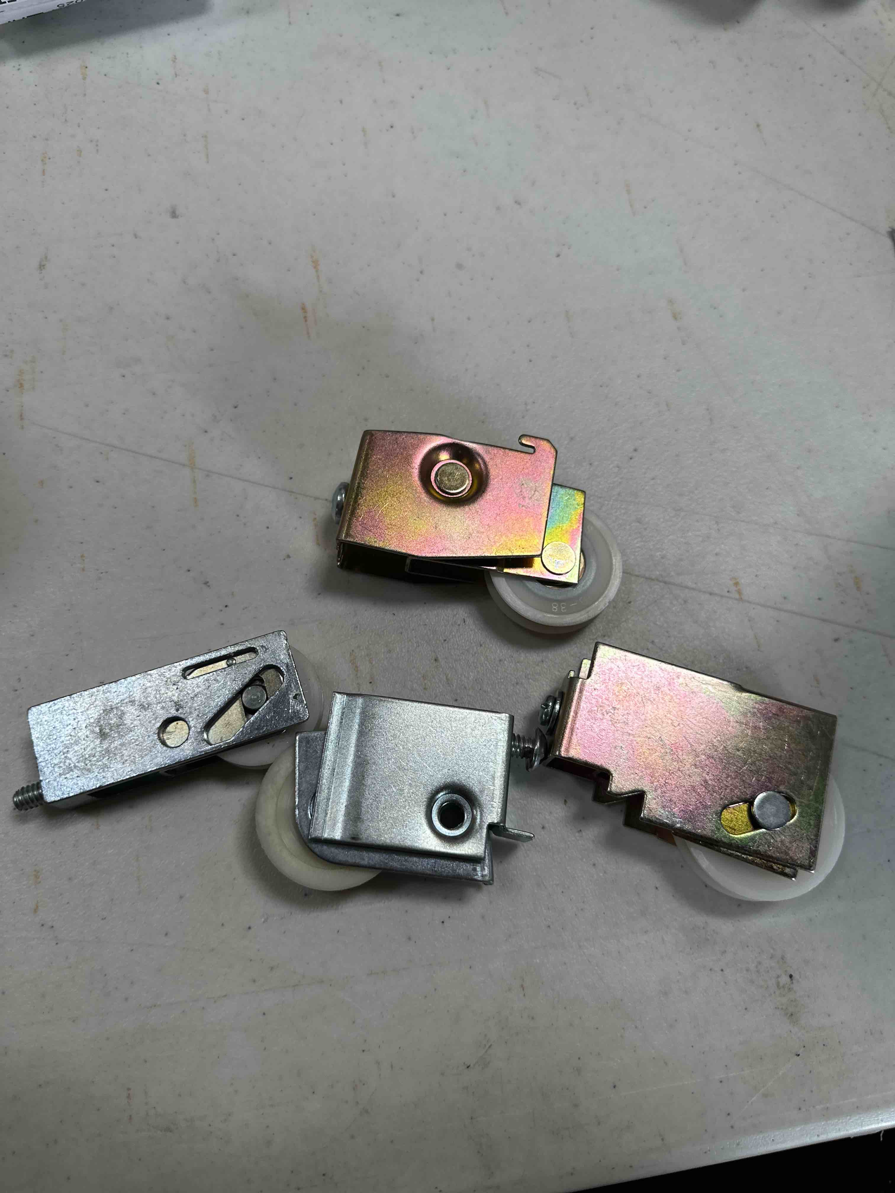 https://s3.amazonaws.com/lotting-images-prod/SCREWS009_1777042849264.jpeg