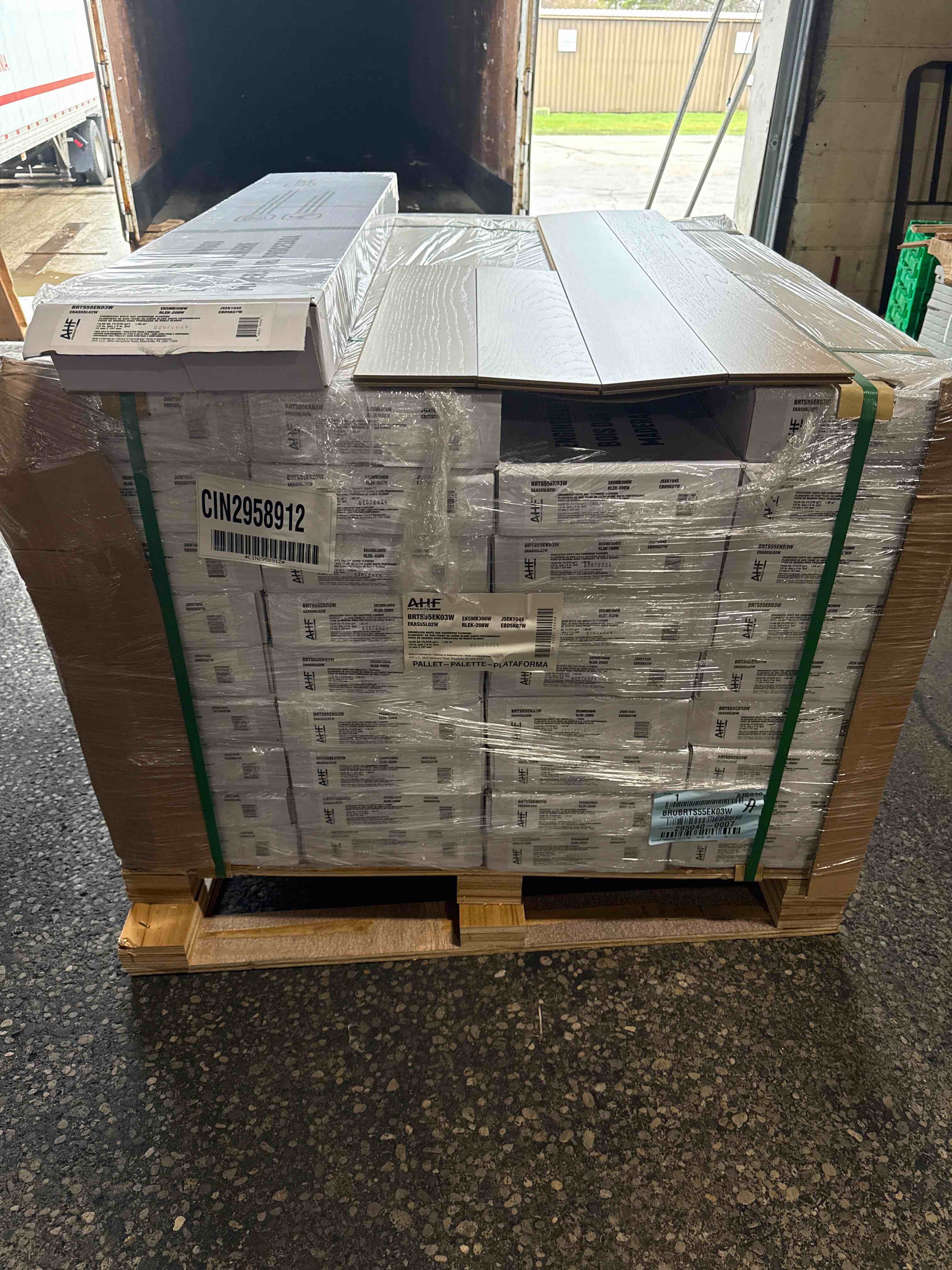 Sand White Oak Engineered White Oak 12mm 1/2” x 5” Hardwood Flooring 19.68 sq ft / box -36 boxes - bid per sq ft 