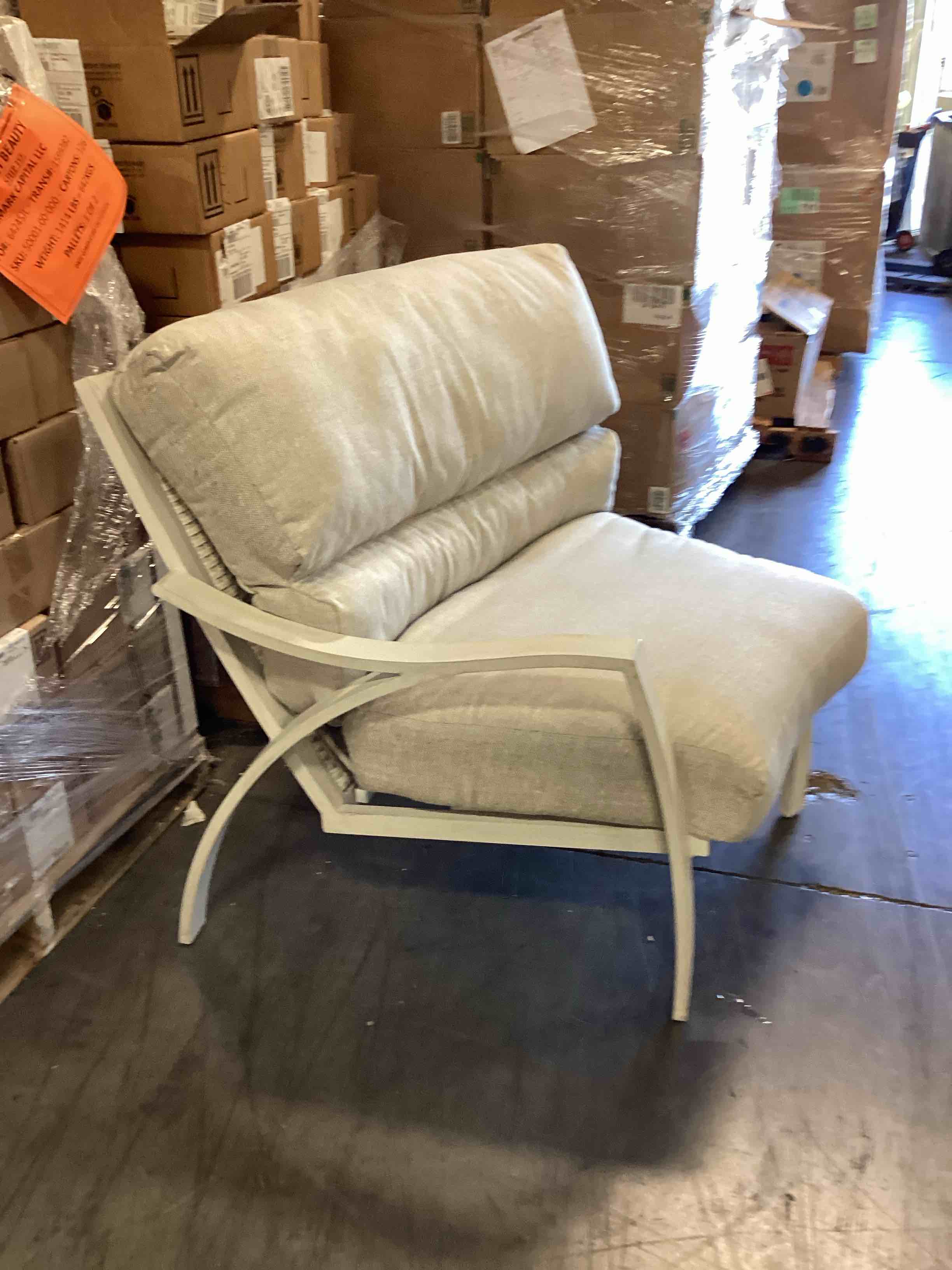 https://s3.amazonaws.com/lotting-images-prod/SectionalRightArmWicker_1752250873444.jpeg