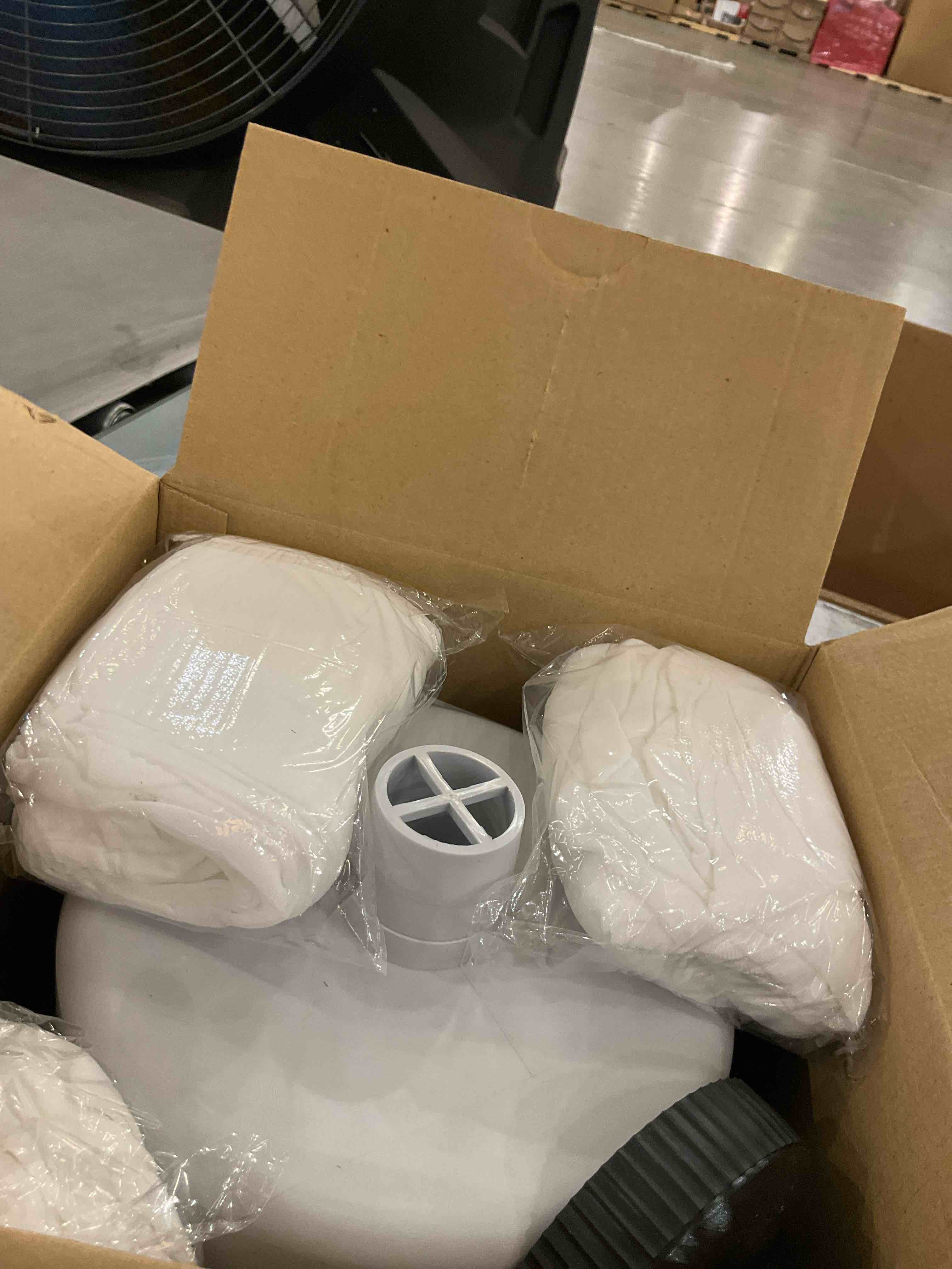 https://s3.amazonaws.com/lotting-images-prod/TEA2355201_1751298595131.jpeg