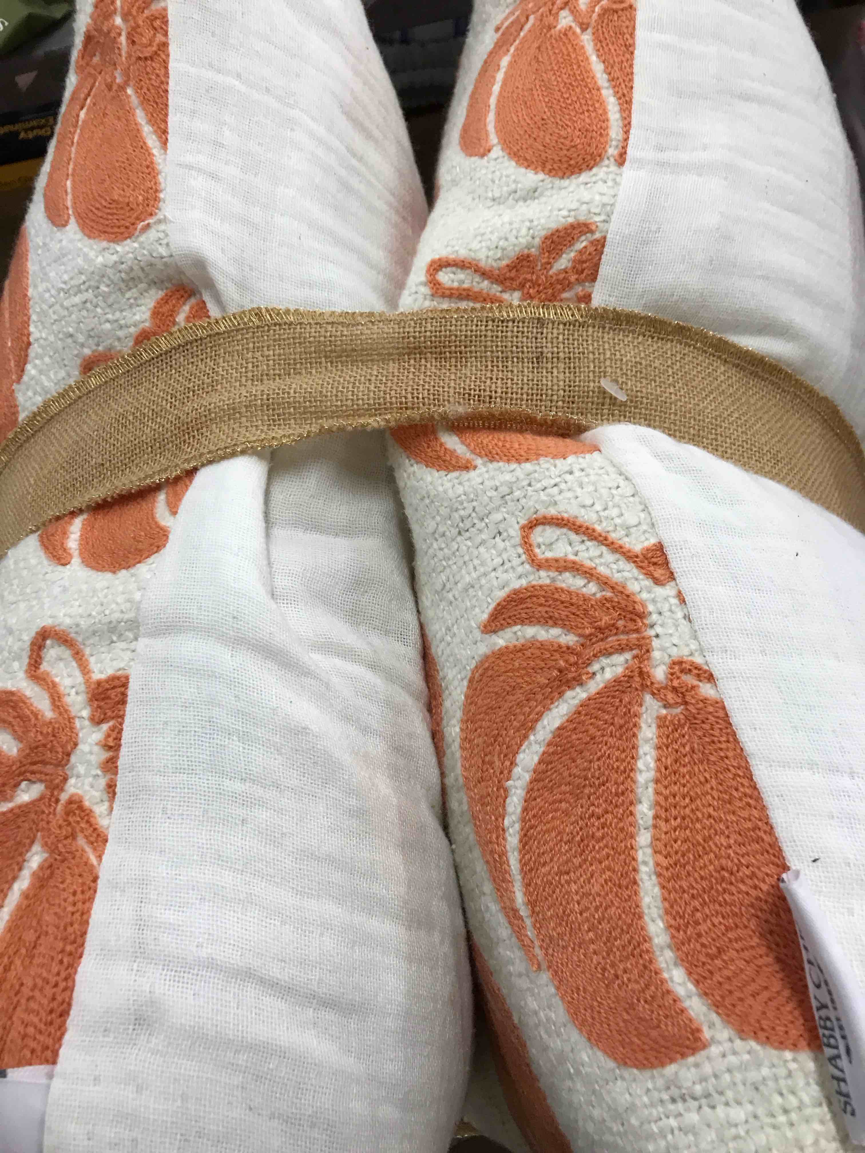 set of 2 decorative pillows 