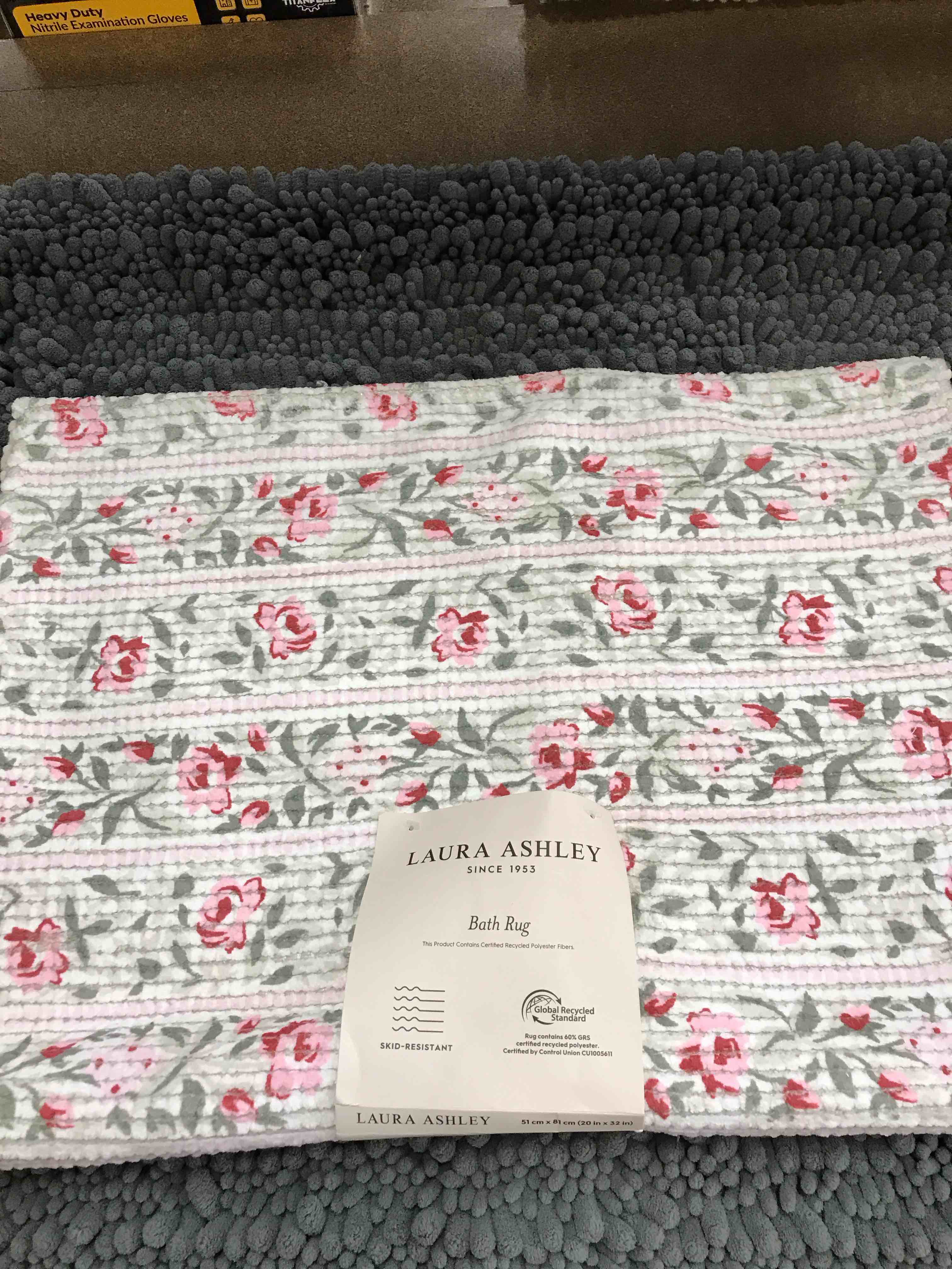 laura ashley bath rug.    20x32”