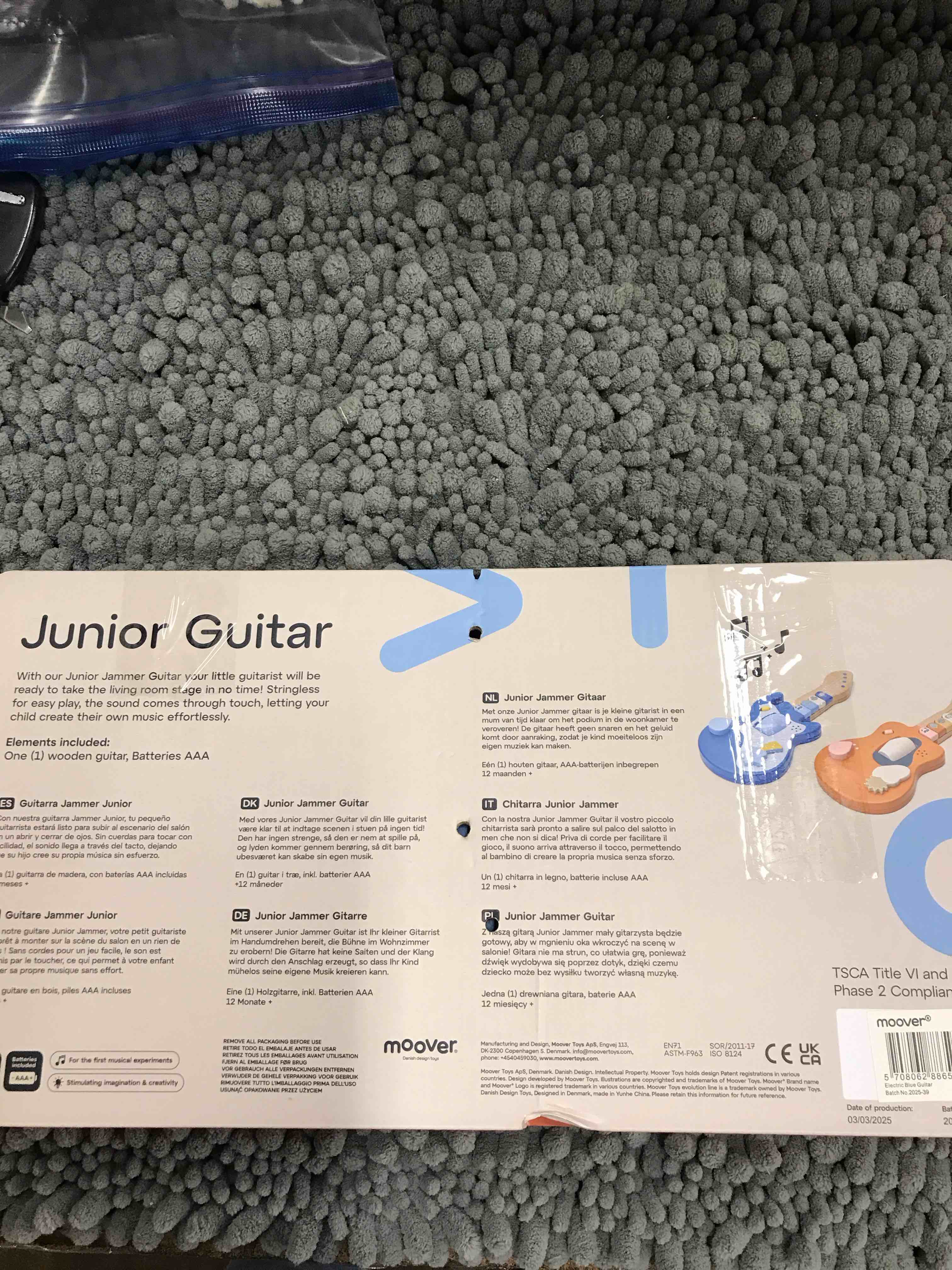 Condition photo showing Good Condition for moover Junior Guitar