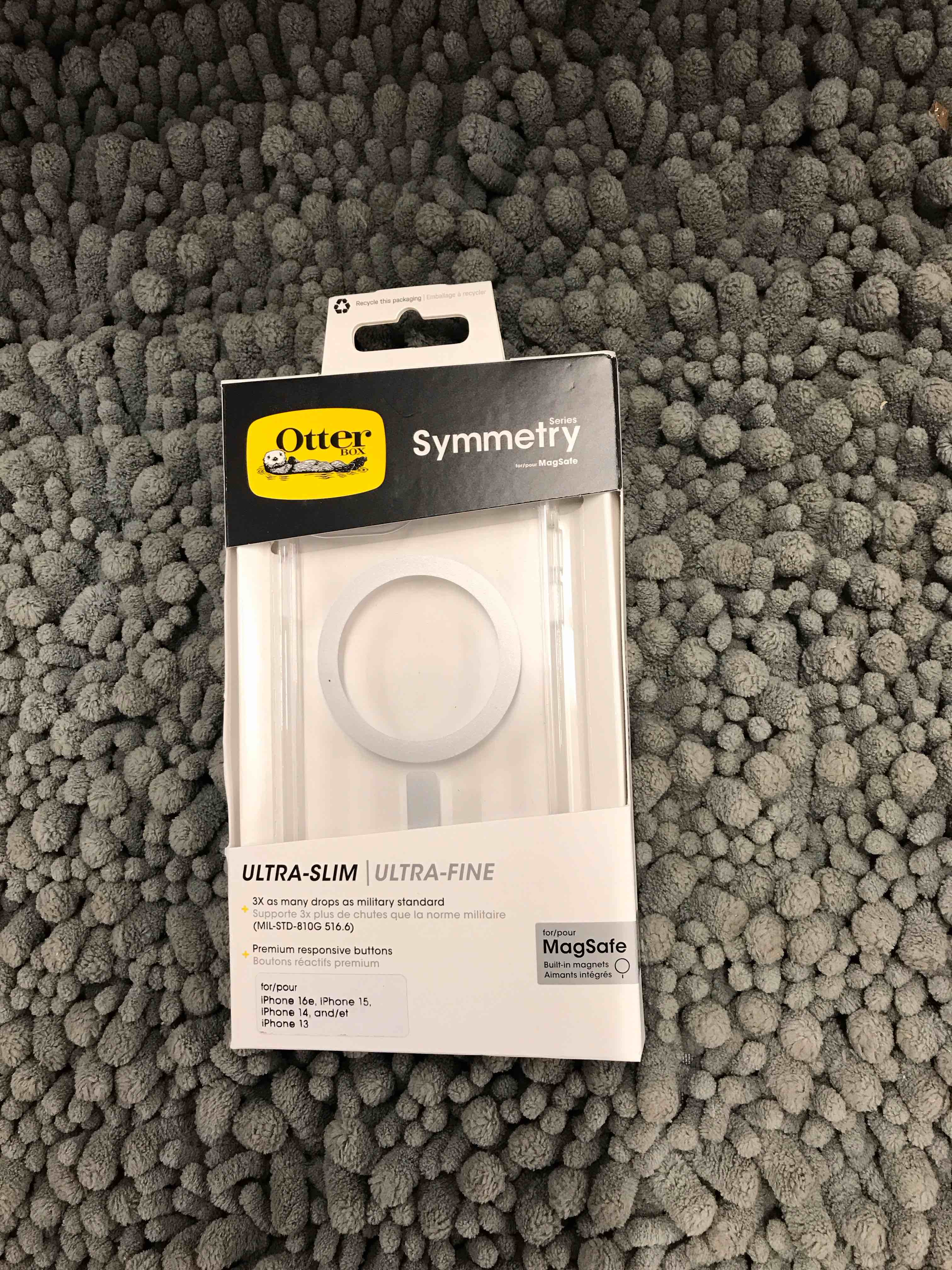 Condition photo showing New/Like New for OtterBox - Symmetry Series Hard Shell for MagSafe for Apple iPhone 16e, Apple iPhone 15, Apple iPhone 14, and Apple iPhone 13 - Clear