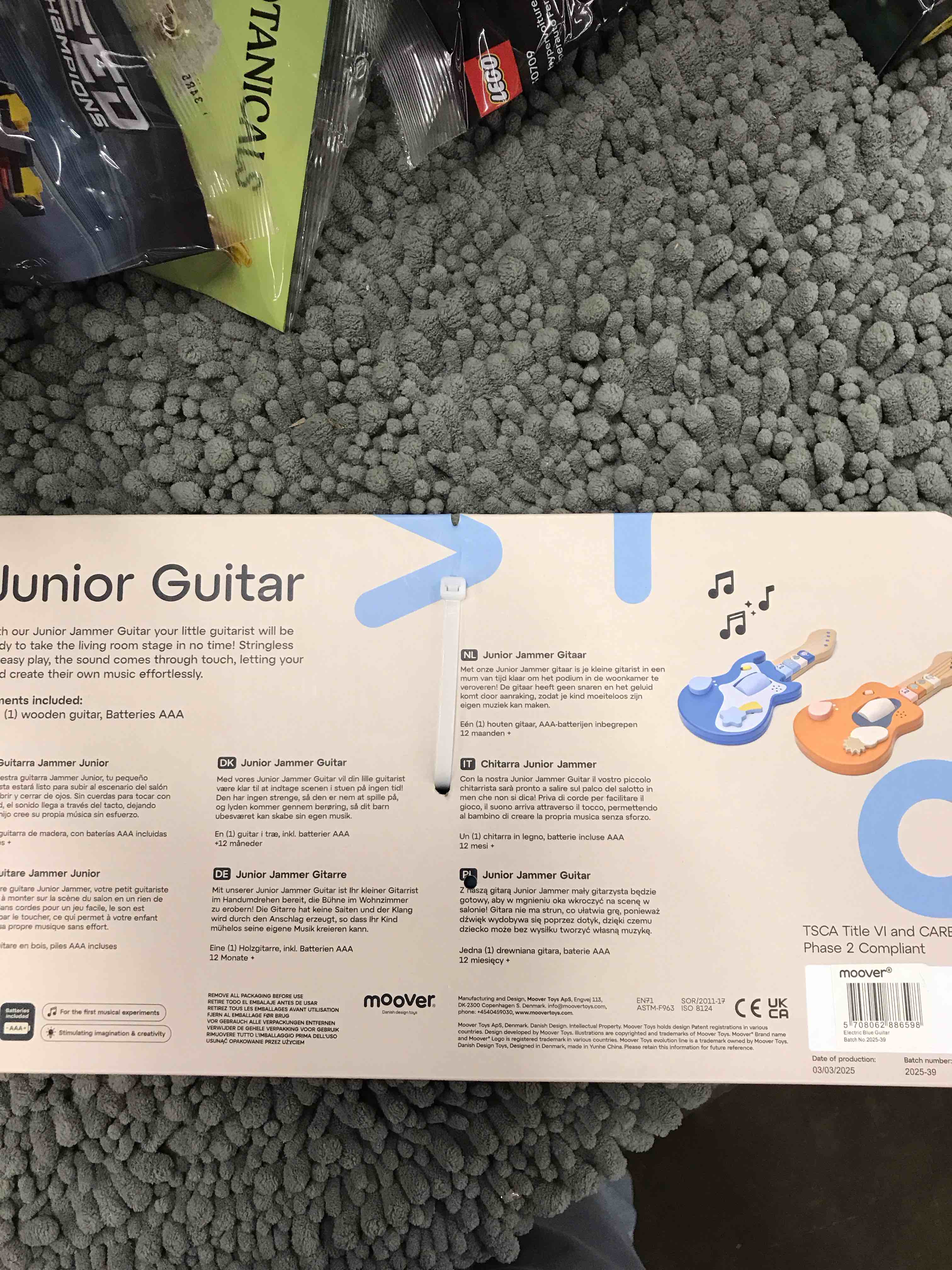 Condition photo showing Good Condition for moover Junior Guitar 