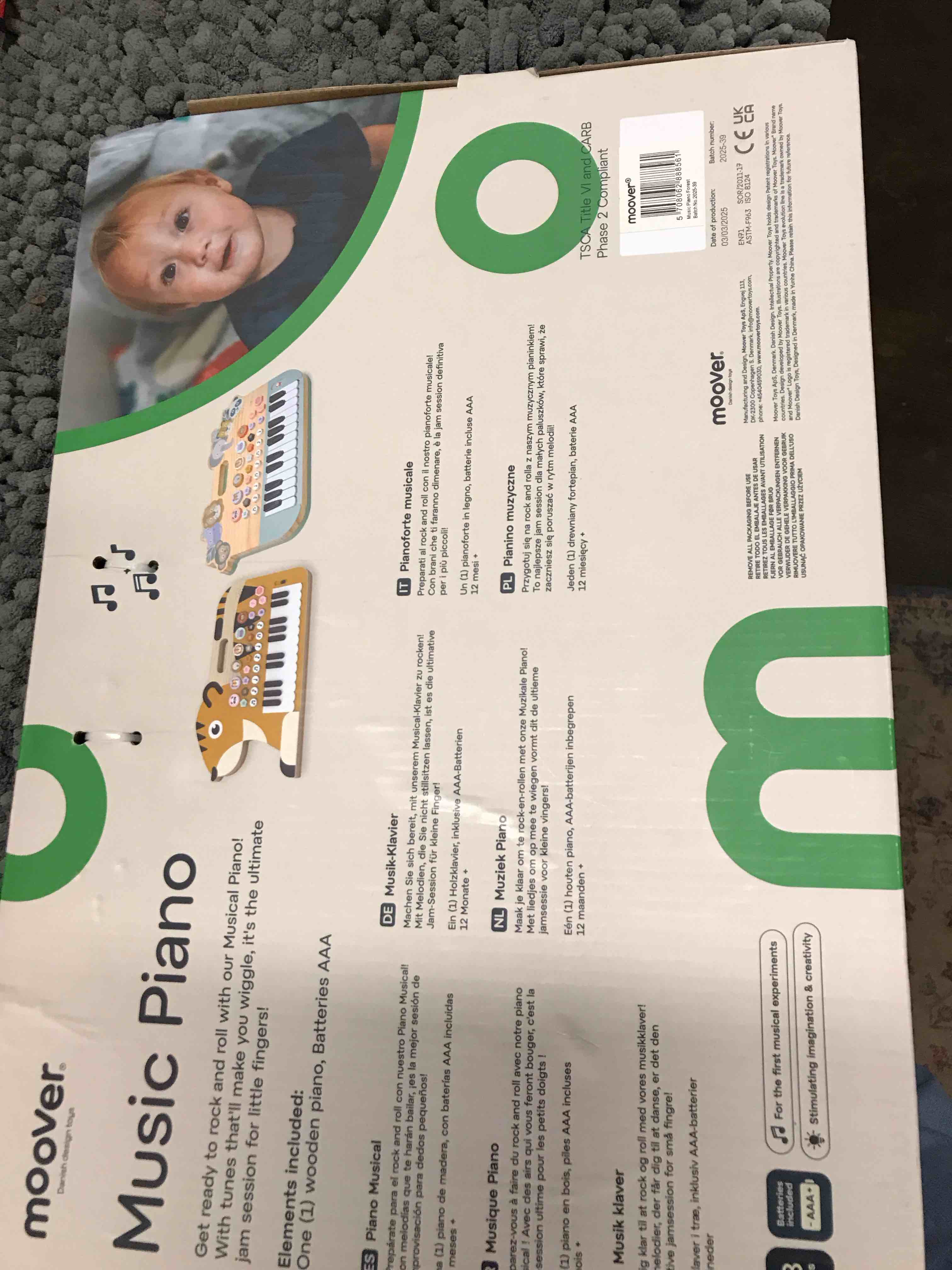 Condition photo showing Good Condition for moover Music Piano