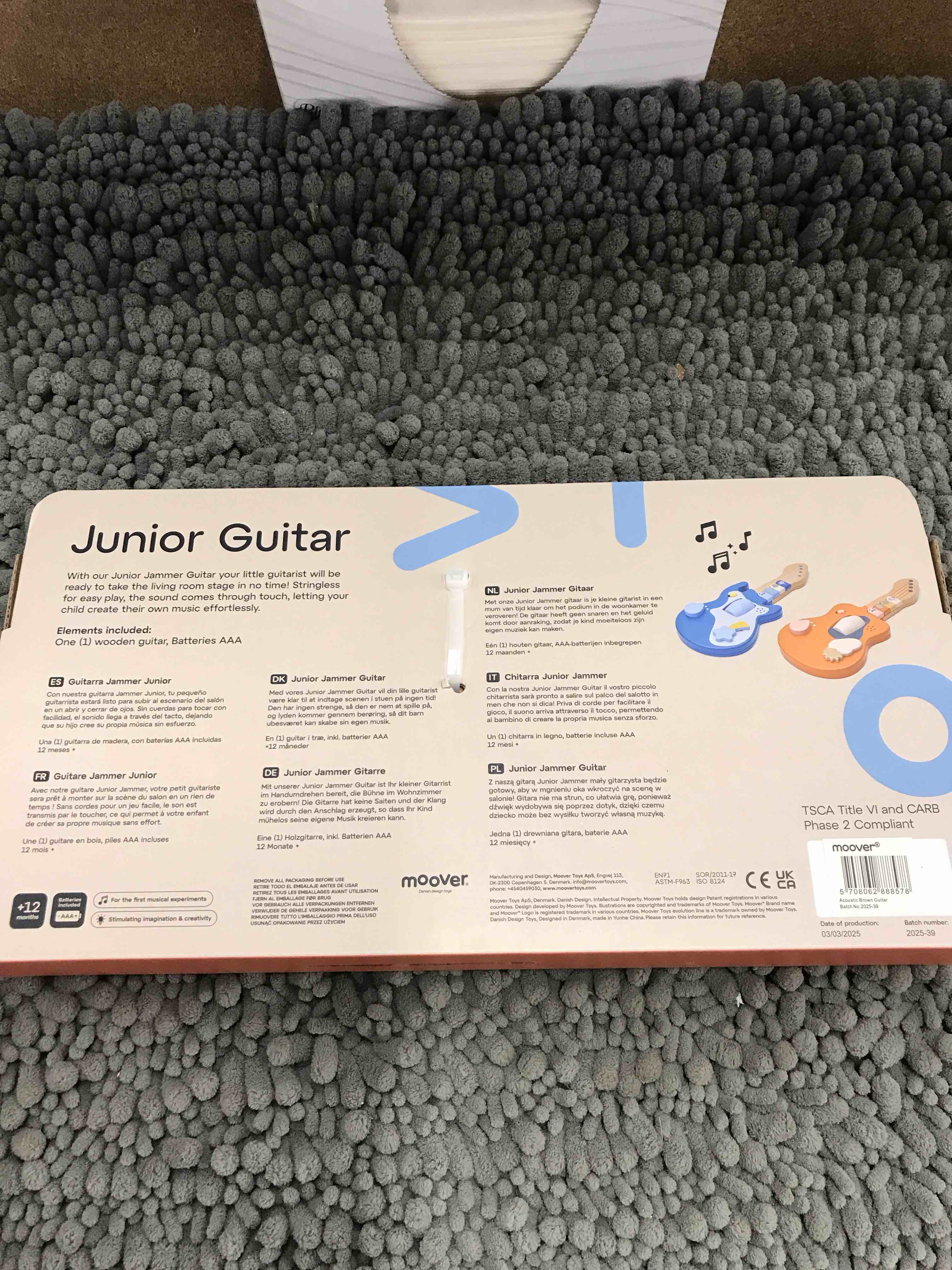 Condition photo showing Good Condition for moover Junior Guitar