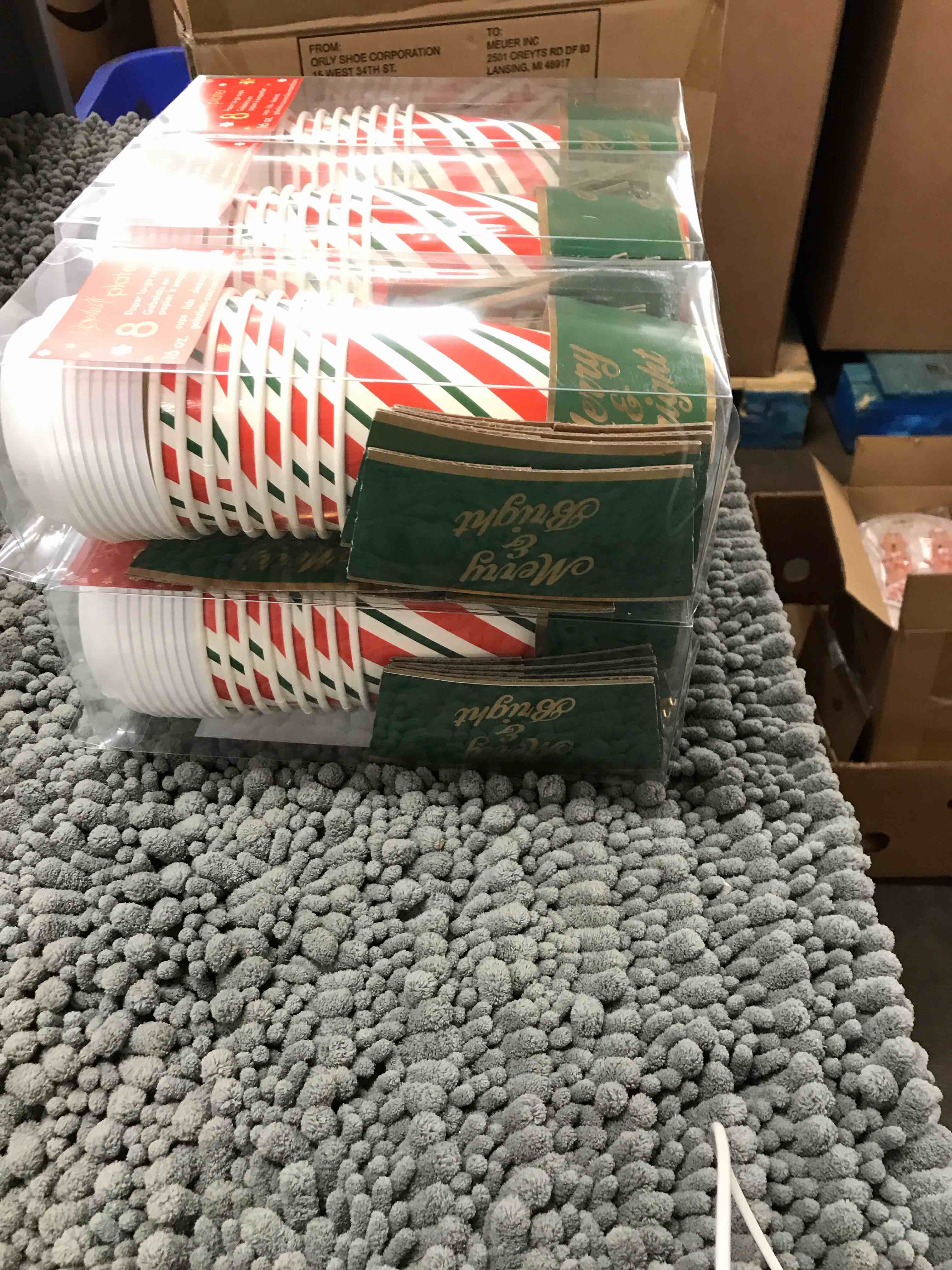 Condition photo showing New/Like New for 6 Sets of 8 16oz Paper Cups to go with lid and sleeves