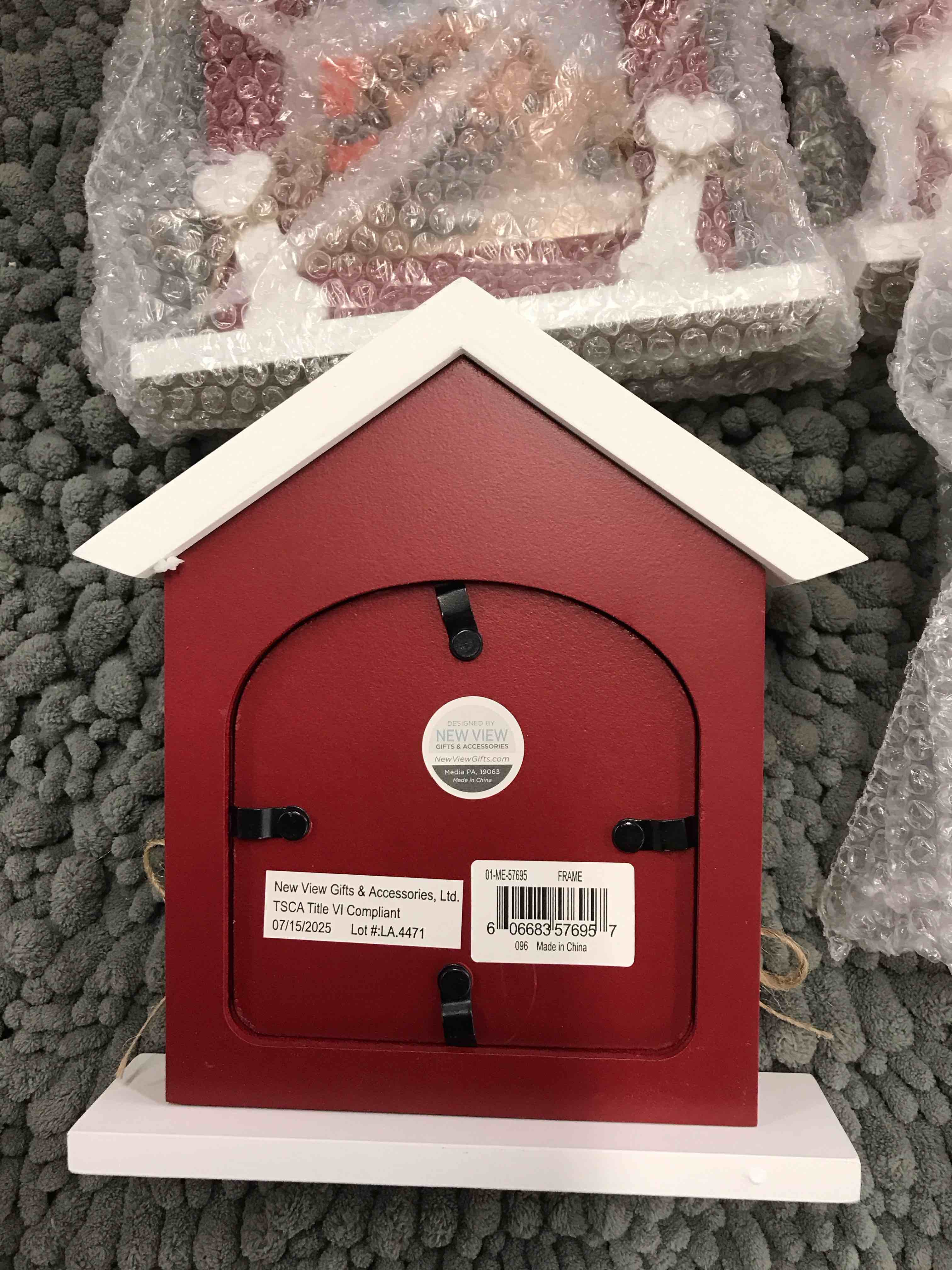 Condition photo showing New/Like New for Set of 4 Pet Picture Frames