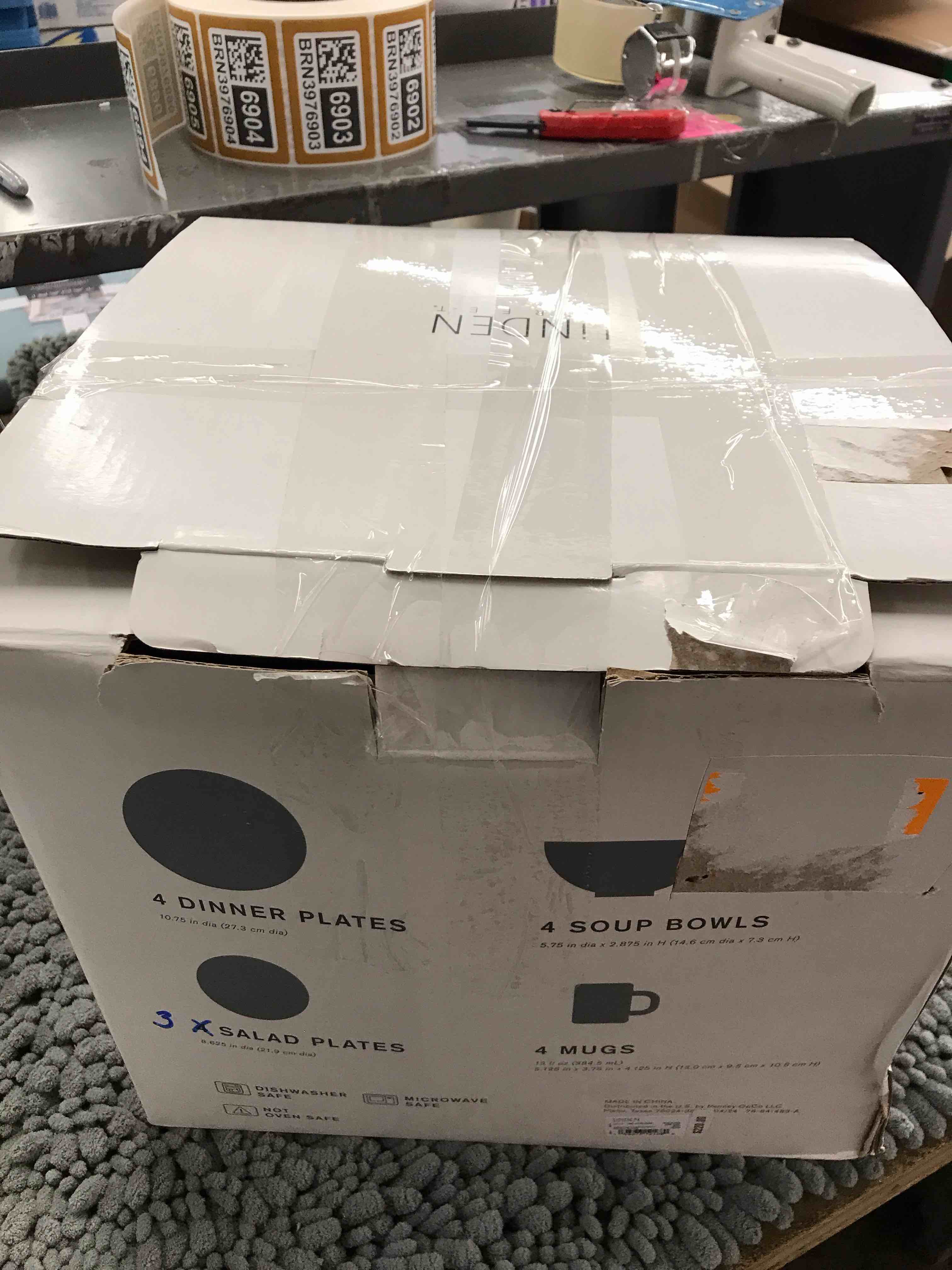 Condition photo showing As Is for Linden Street 15 Piece Dinnerware Set