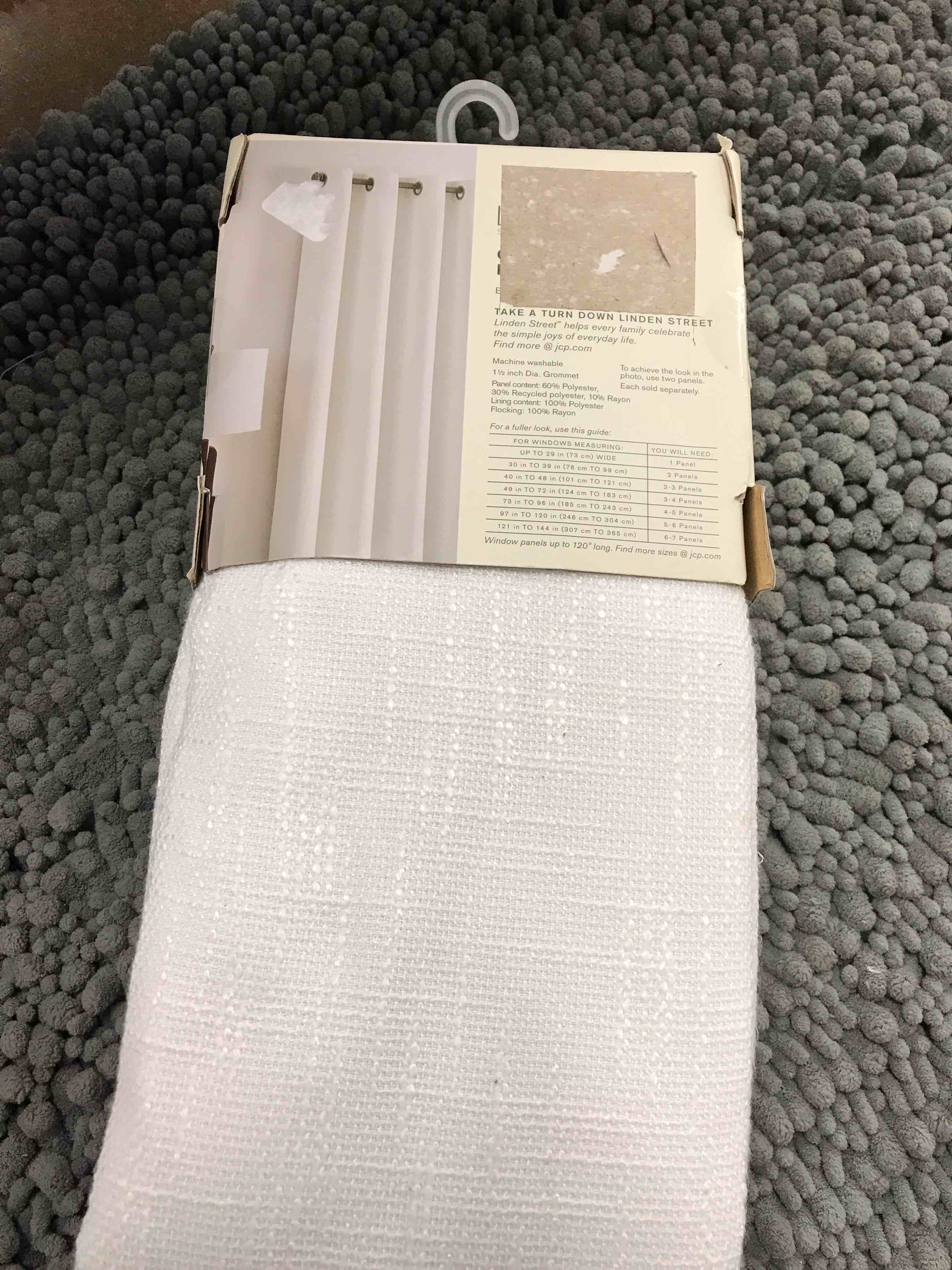 Condition photo showing Good Condition for One panel.     50x95”