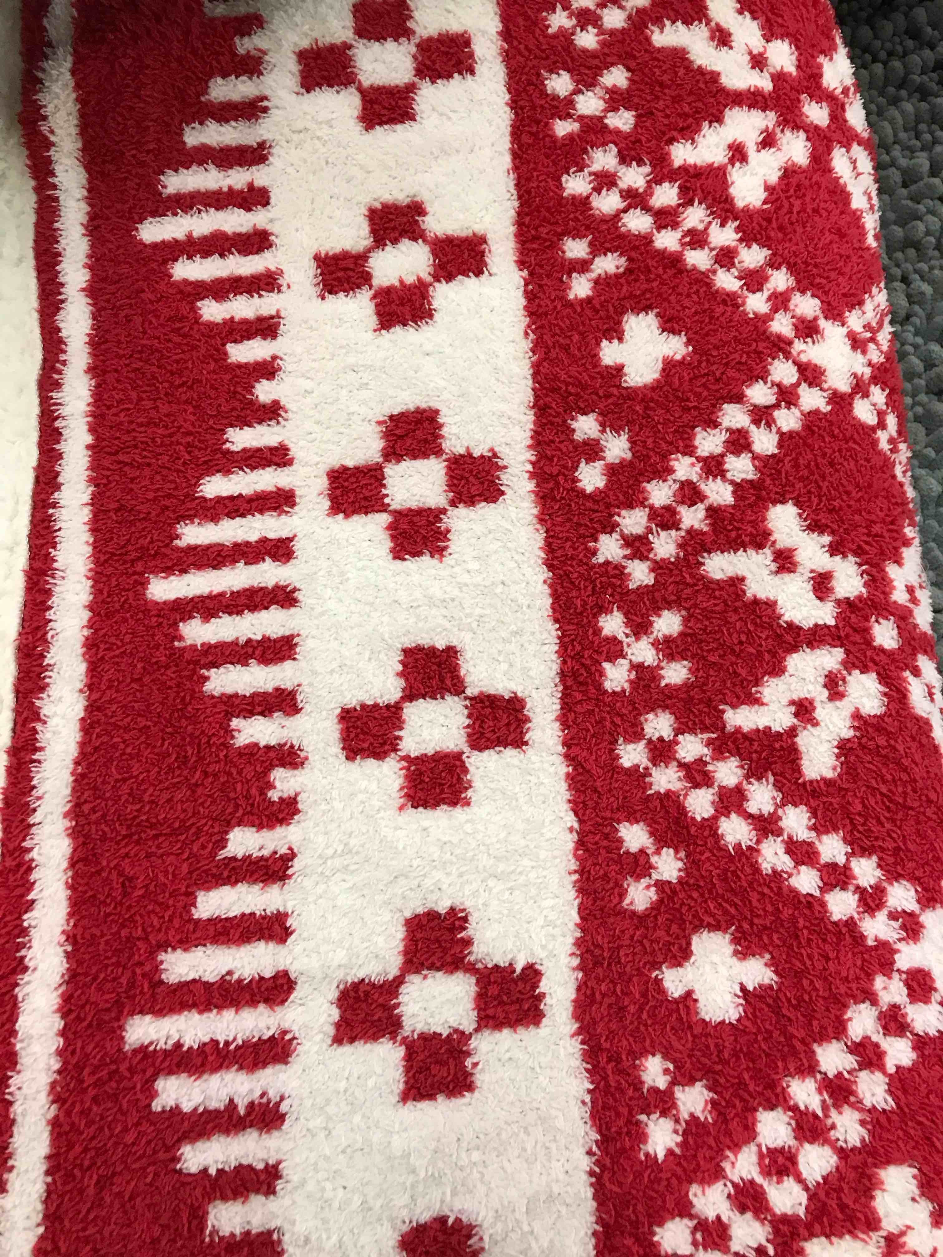 Condition photo showing Good Condition for Cupcakes & Cashmere Throw.   50x60”