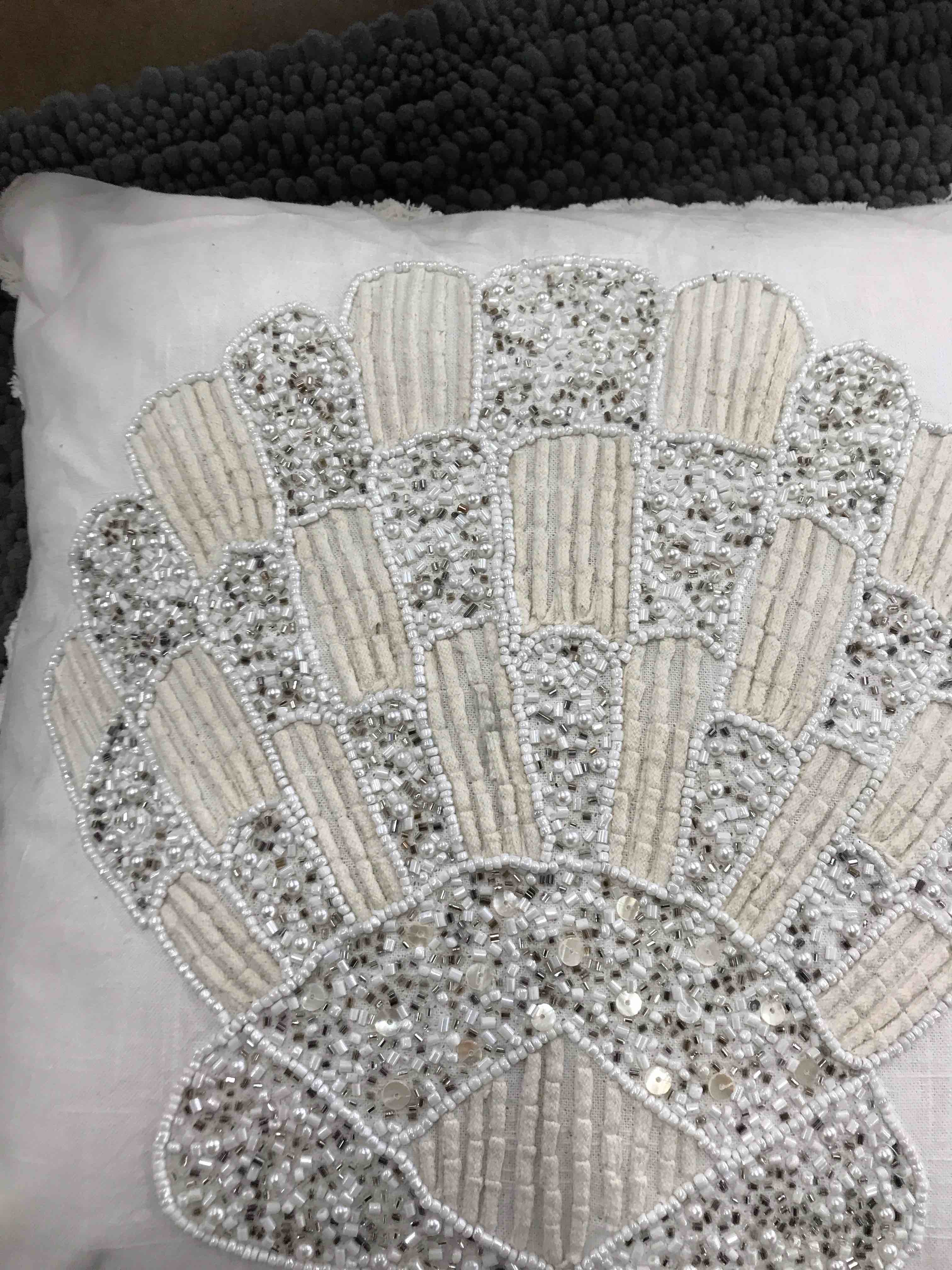 decorative pillow 