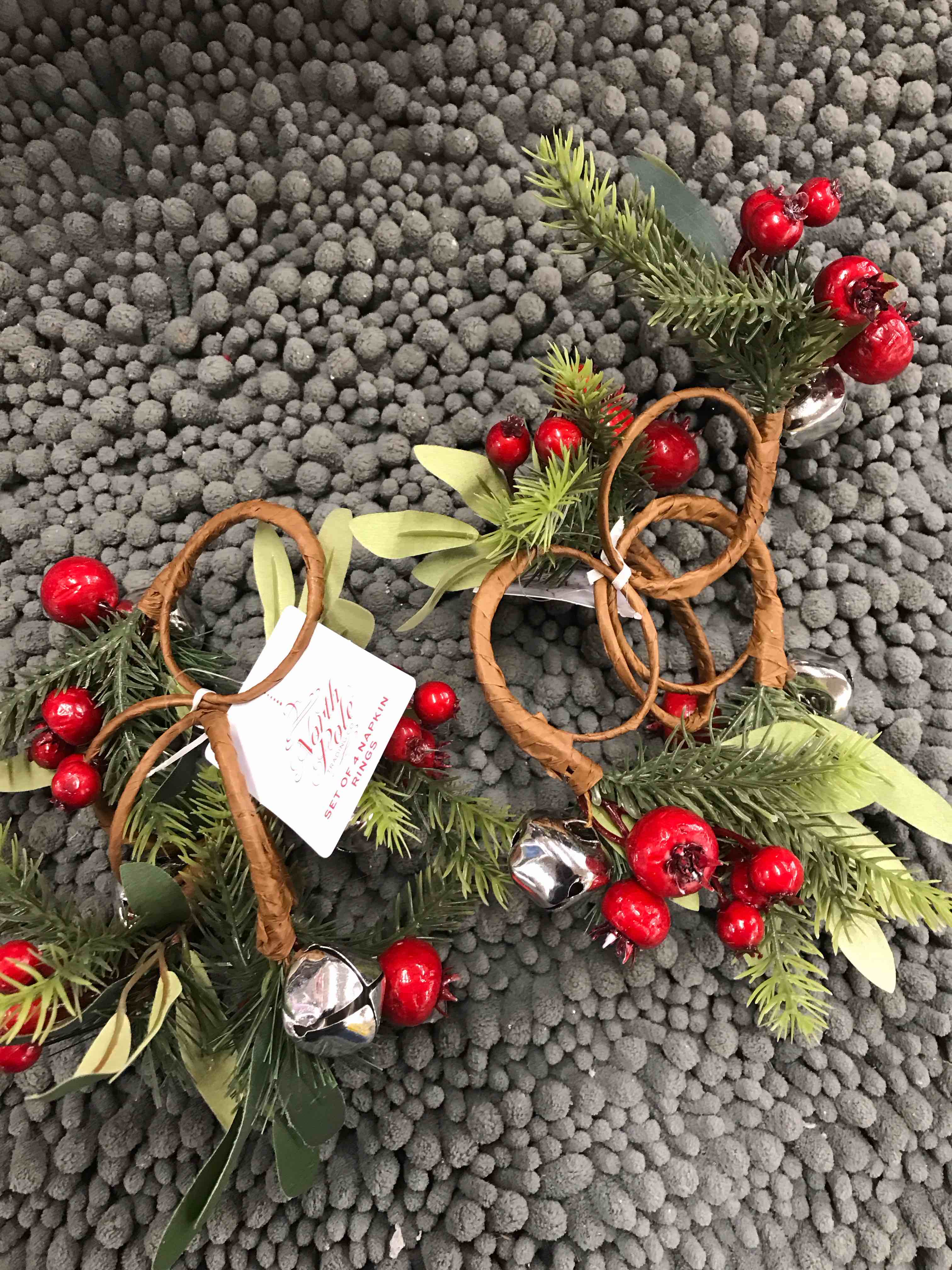 Condition photo showing As Is for 2 Sets of 4 Napkin Rings