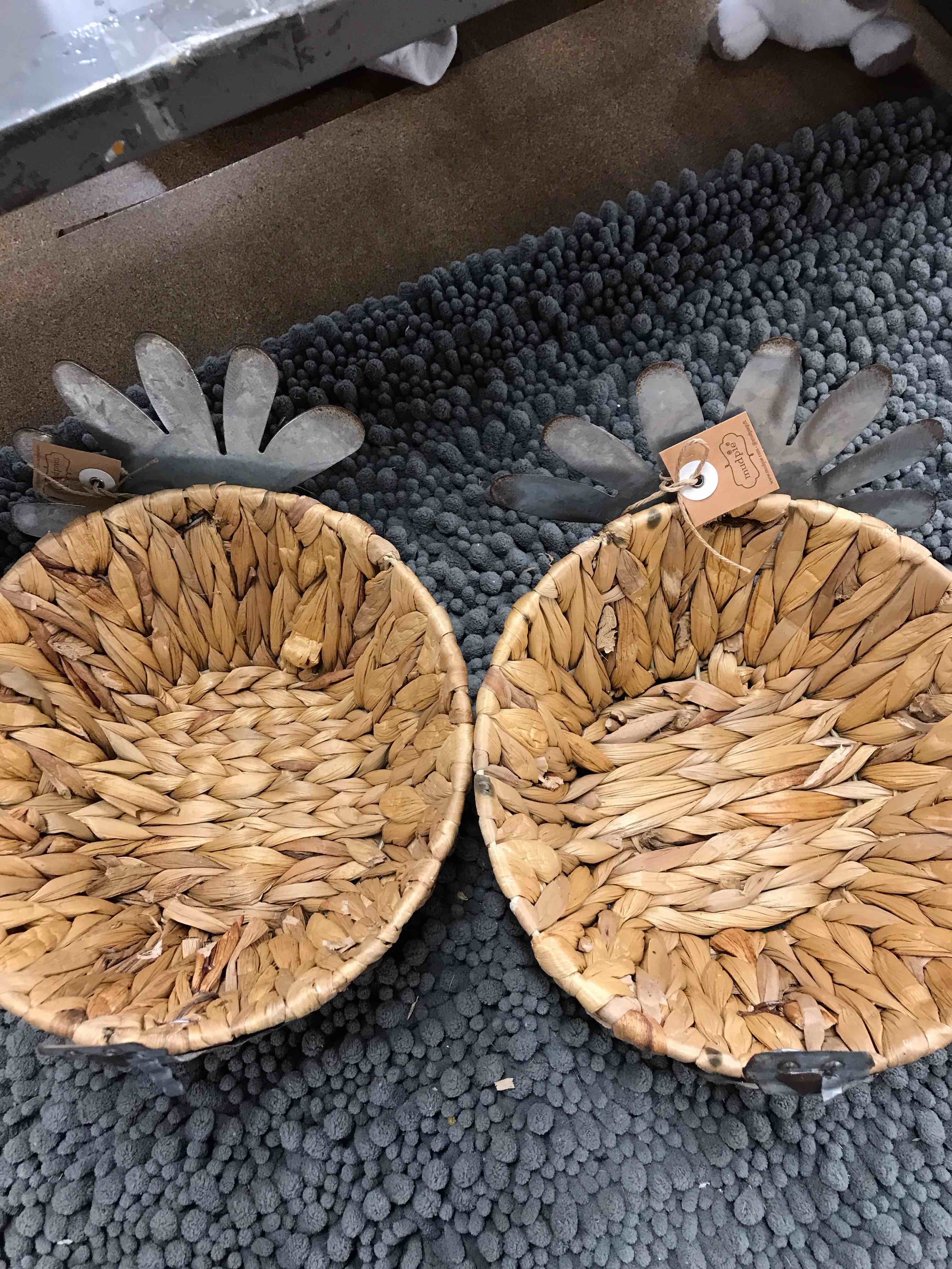 Condition photo showing As Is for Set of 2 Home Decor