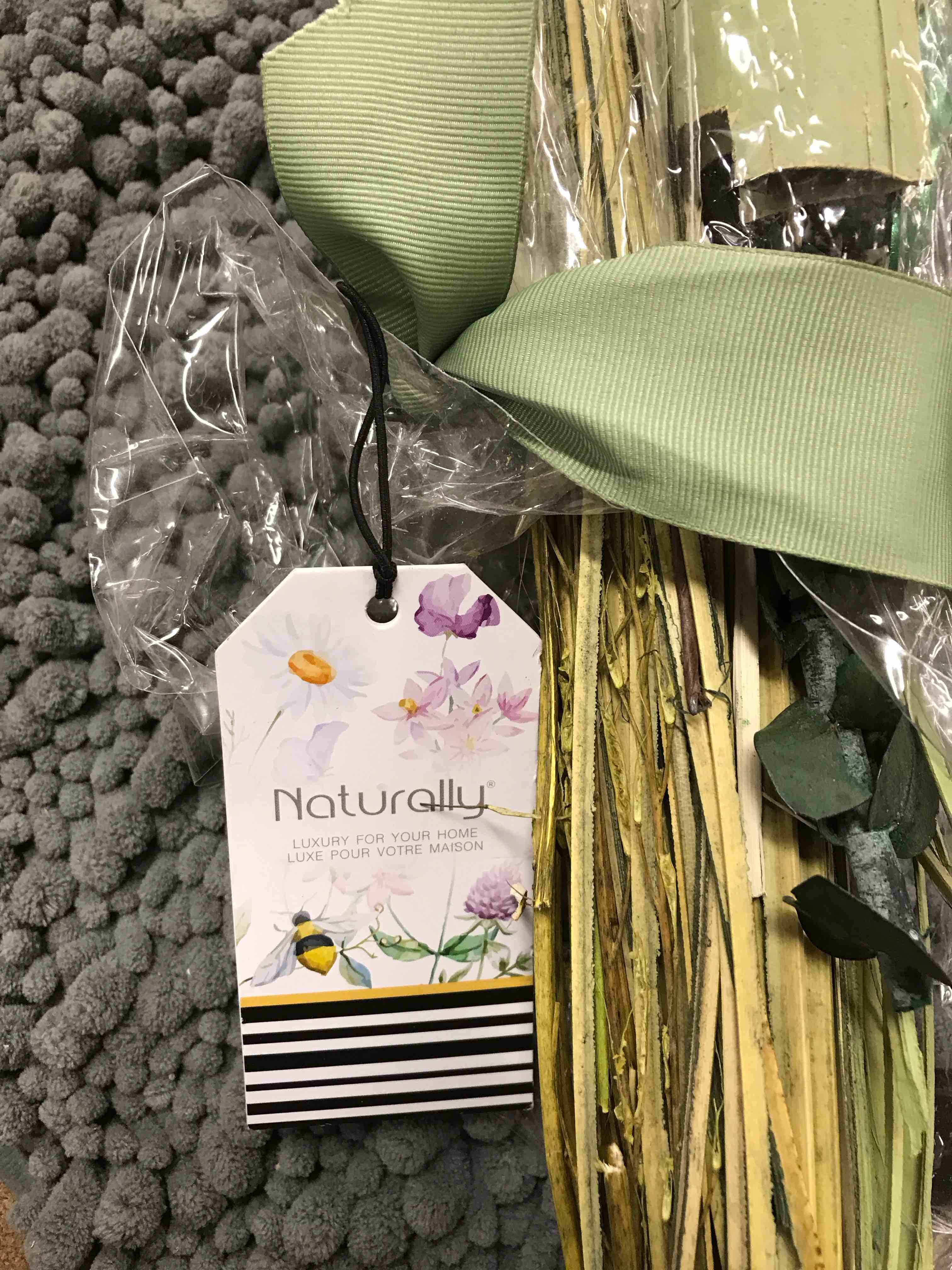 Condition photo showing As Is for Home Decor 