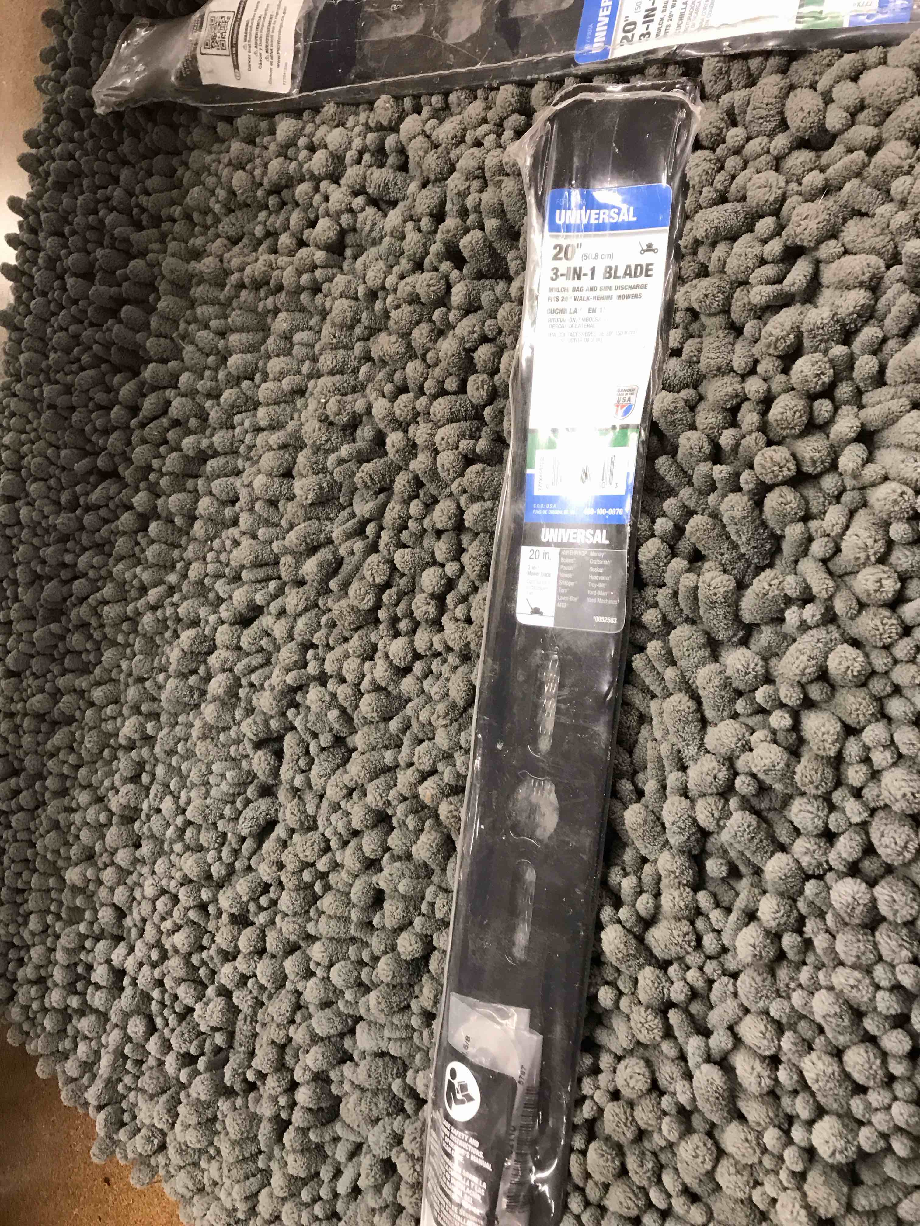 Condition photo showing As Is for universal 20 in blade