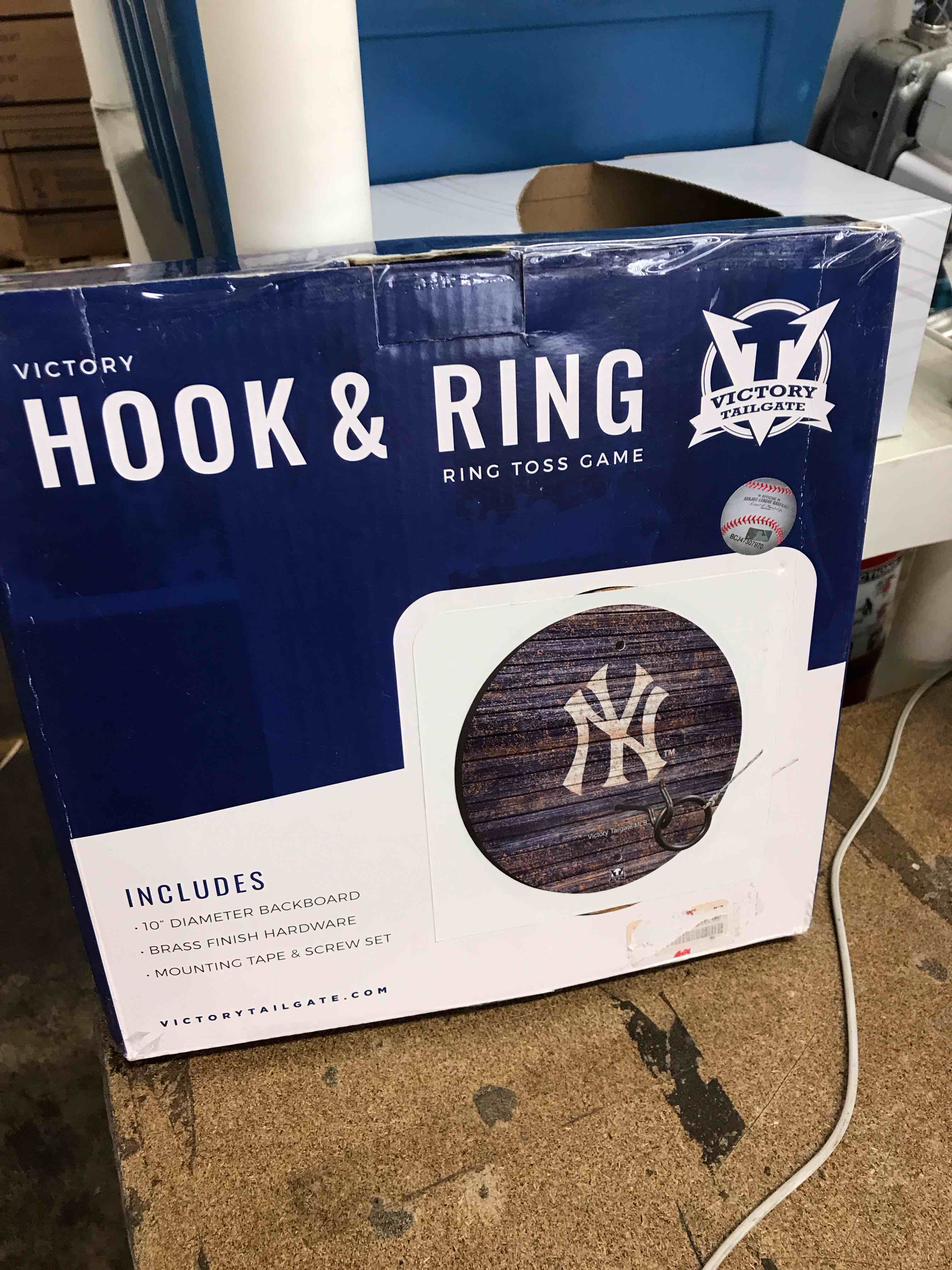 Condition photo showing Good Condition for New York Ring toss game