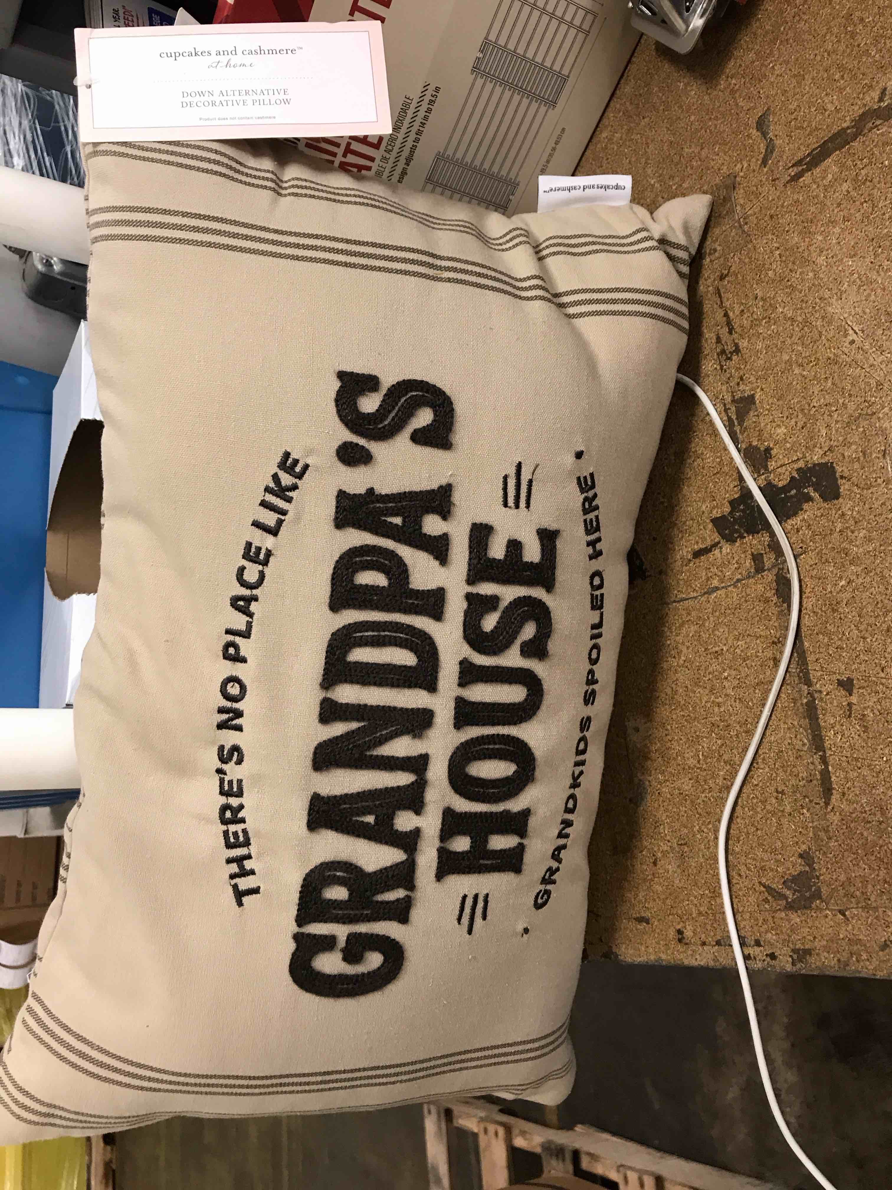 Condition photo showing Good Condition for grandpa’s house pillow