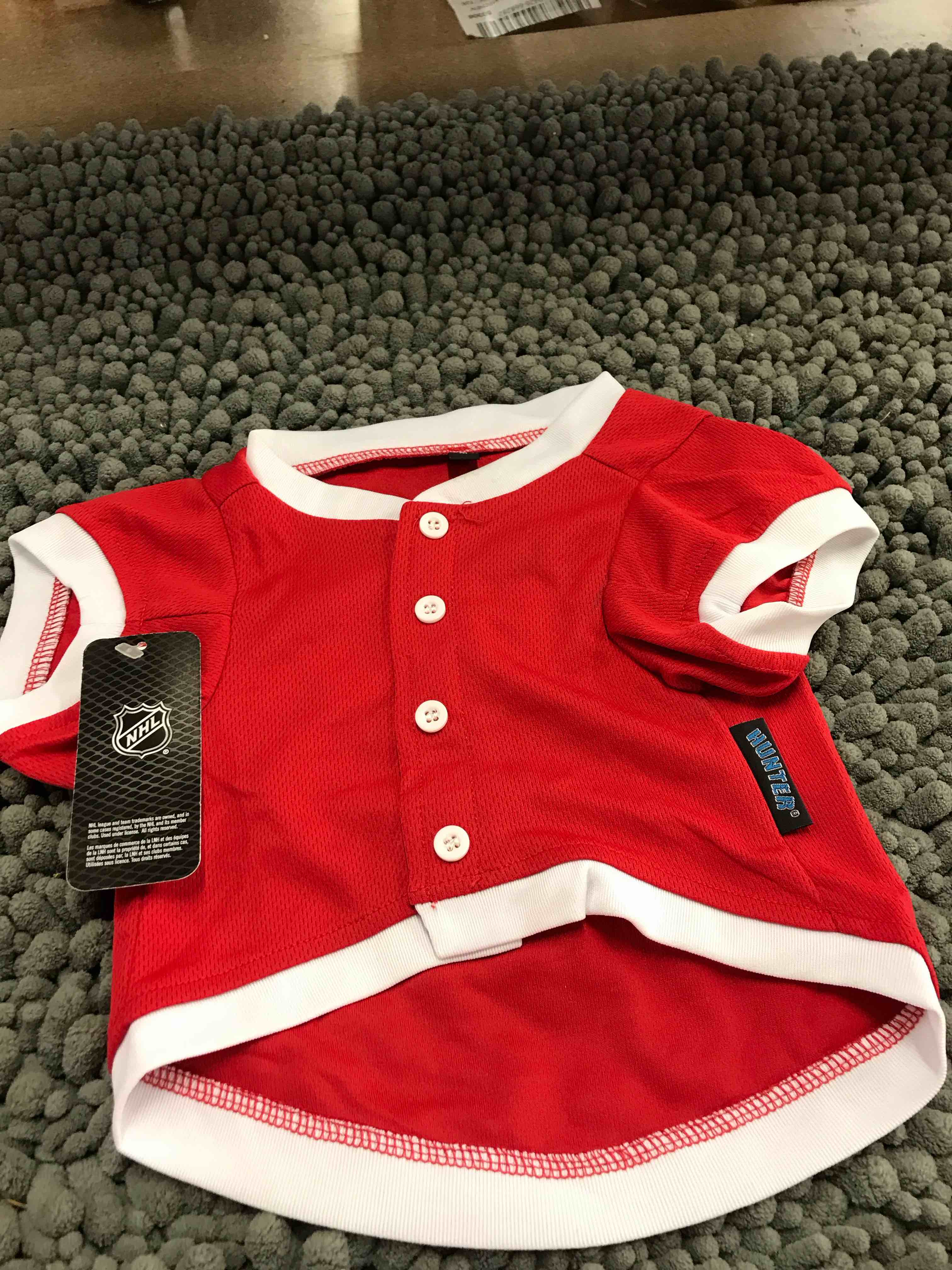 size medium Blackhawks dog shirt