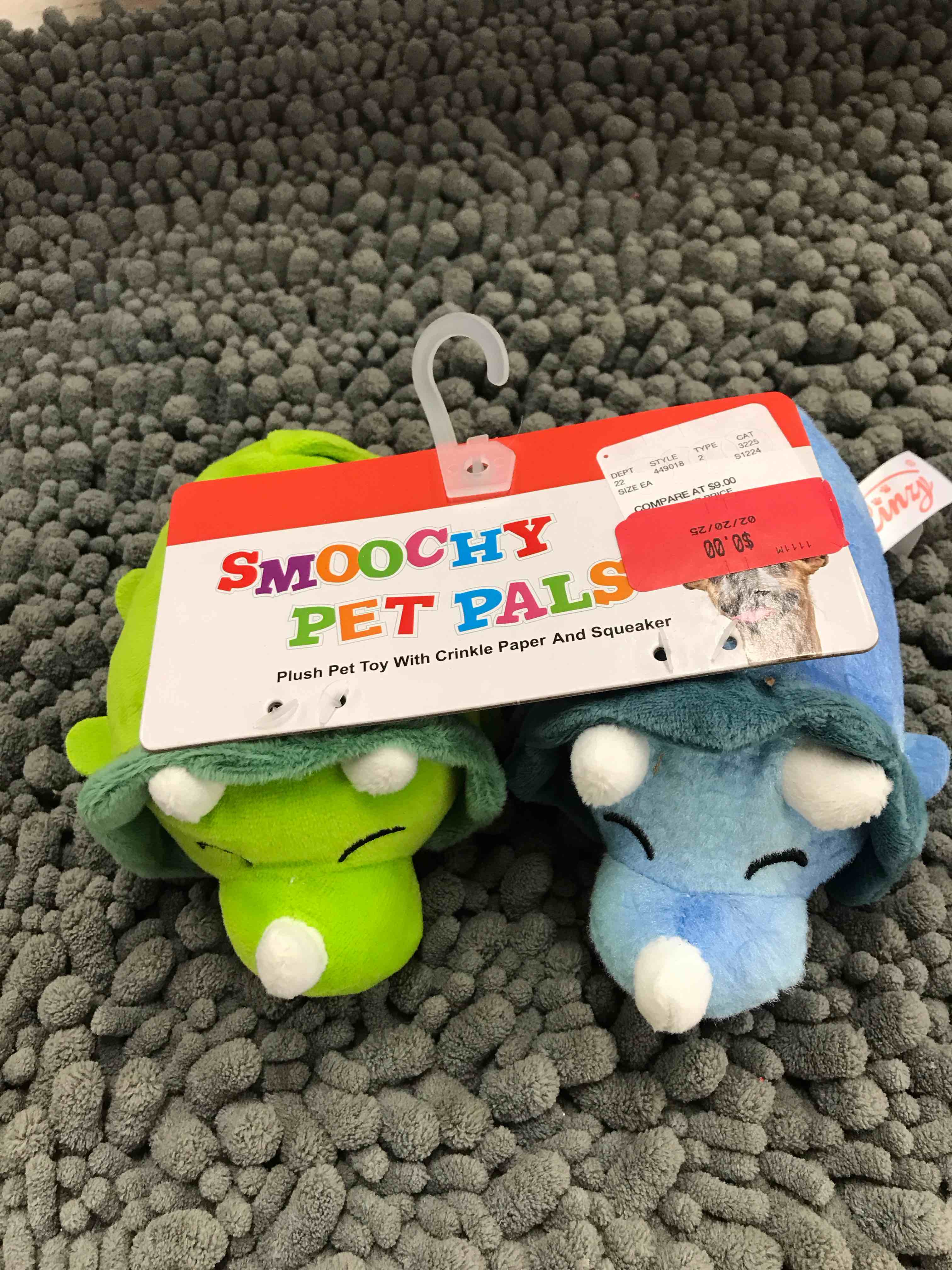 Condition photo showing New/Like New for smoochy pet pals