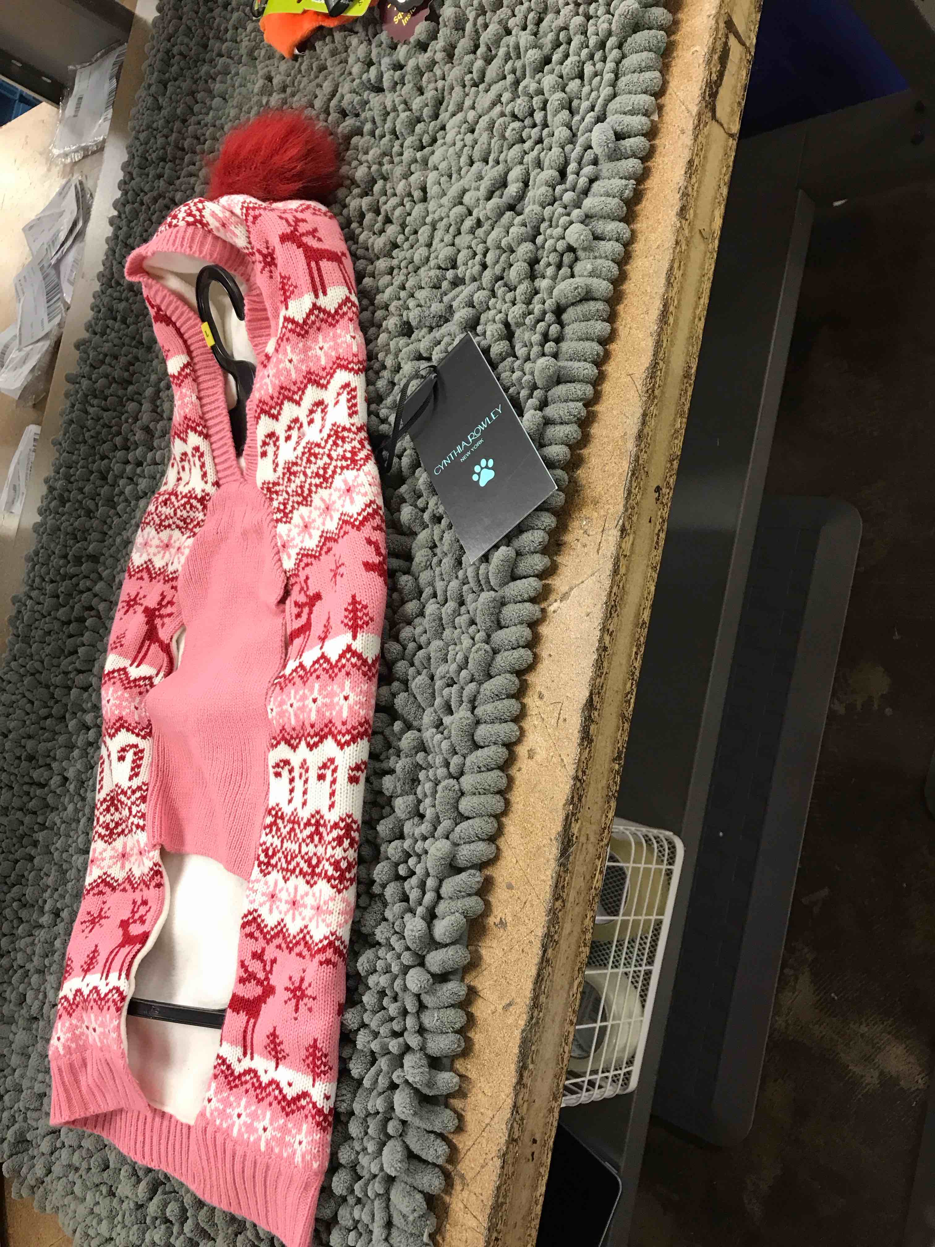 Condition photo showing Good Condition for pet apparel