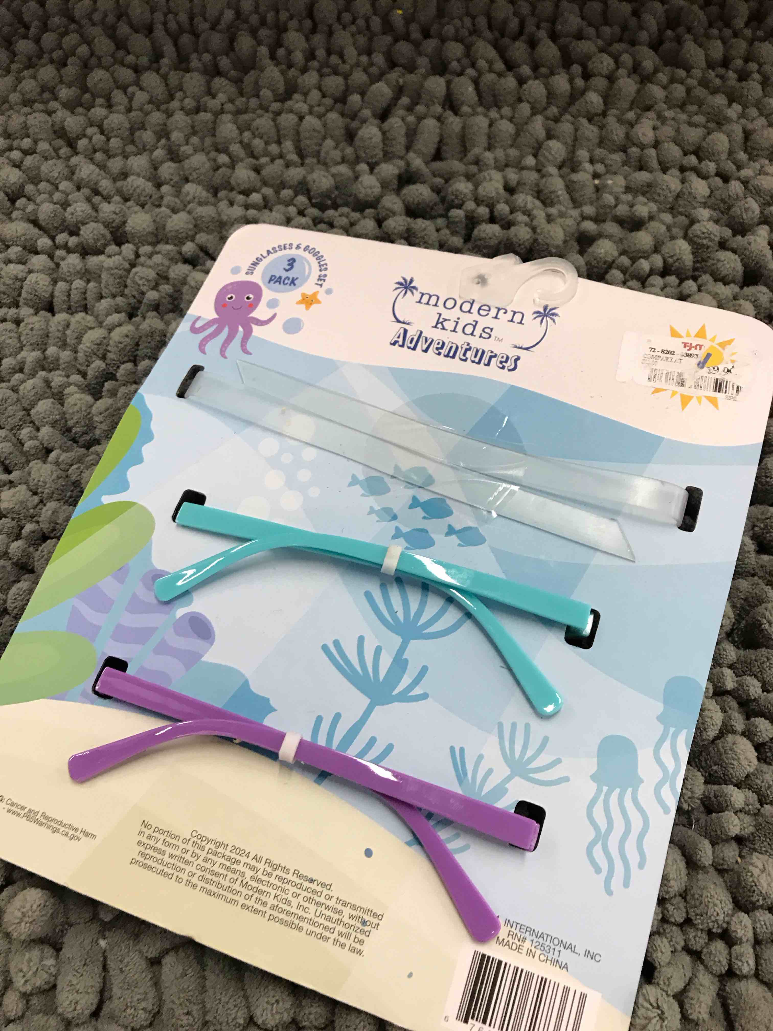 Condition photo showing New/Like New for 3 pack sunglasses