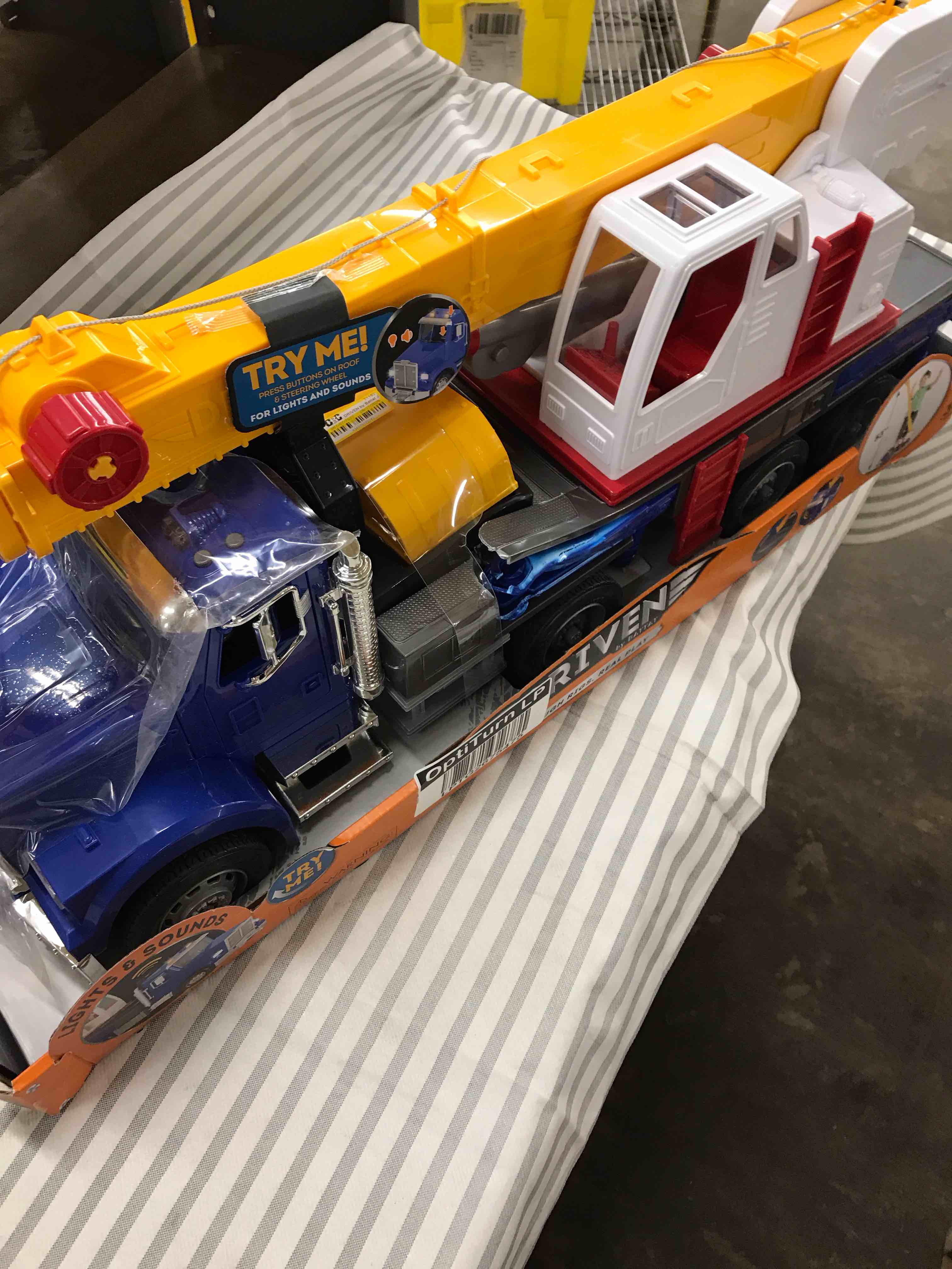 DRIVEN by Battat Jumbo Crane Truck - Large Toy Crane Truck with Movable Parts