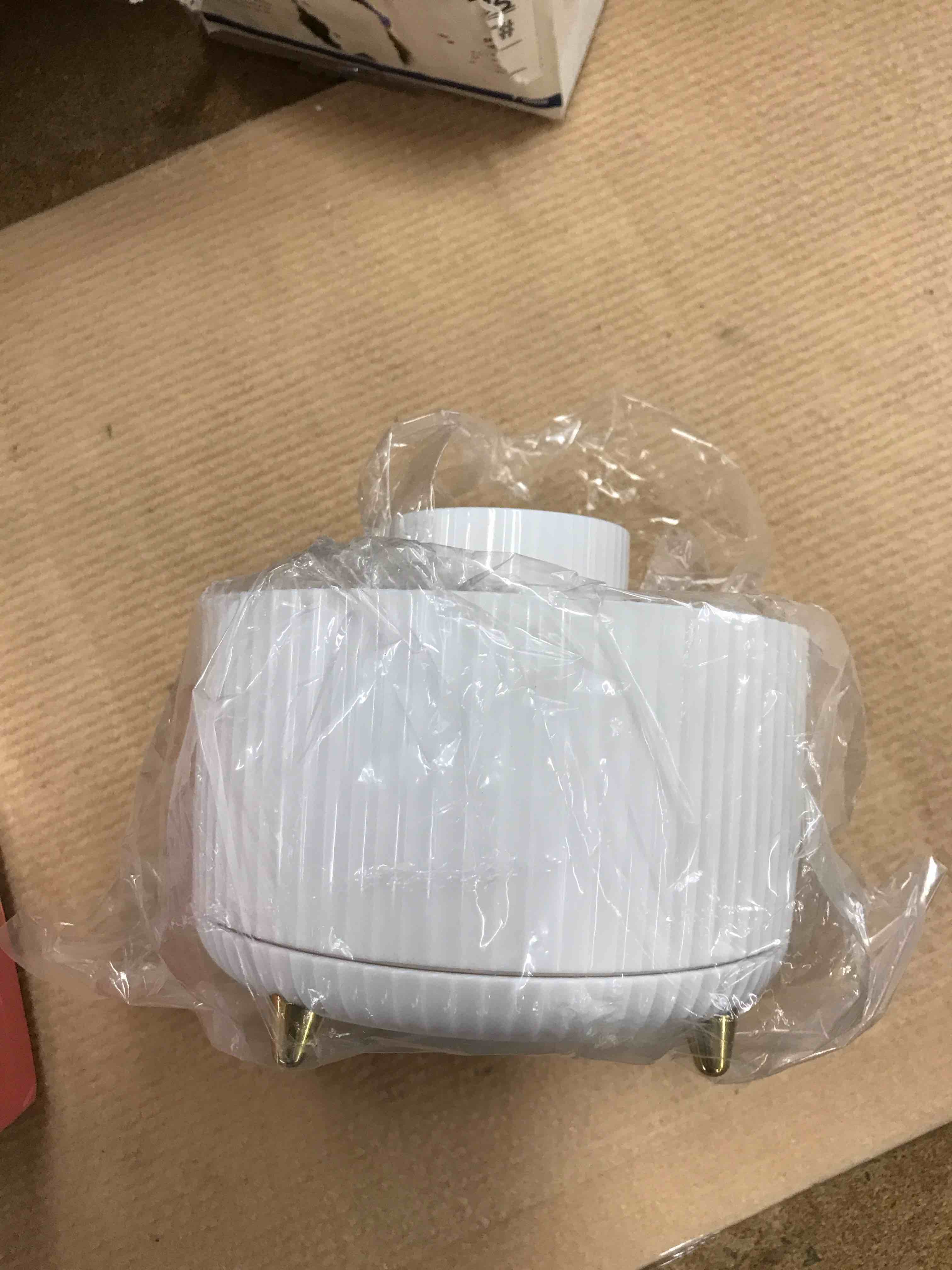 Condition photo showing New/Like New for Makeup Brush Holder