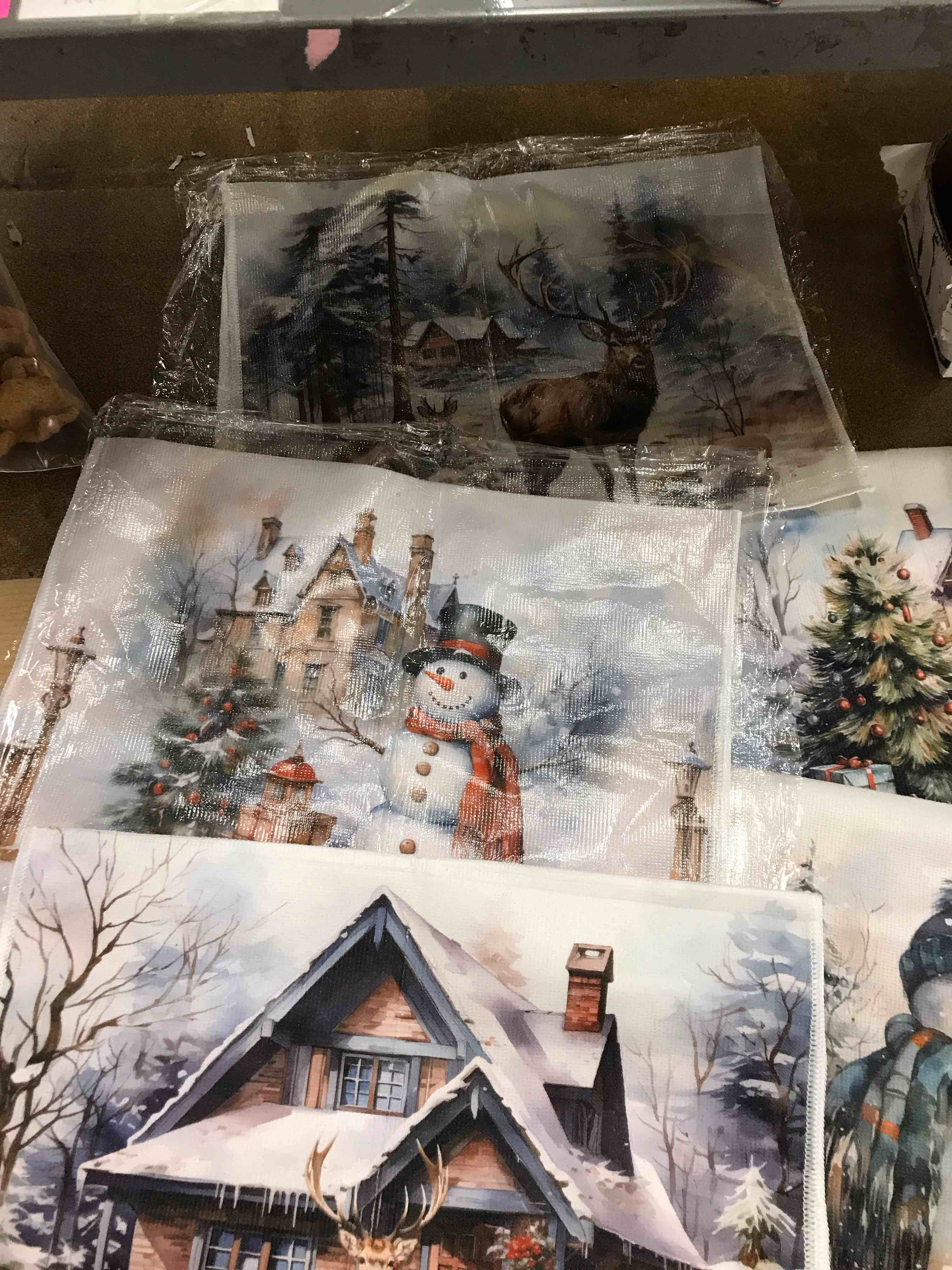 Condition photo showing New/Like New for Christmas Decor 