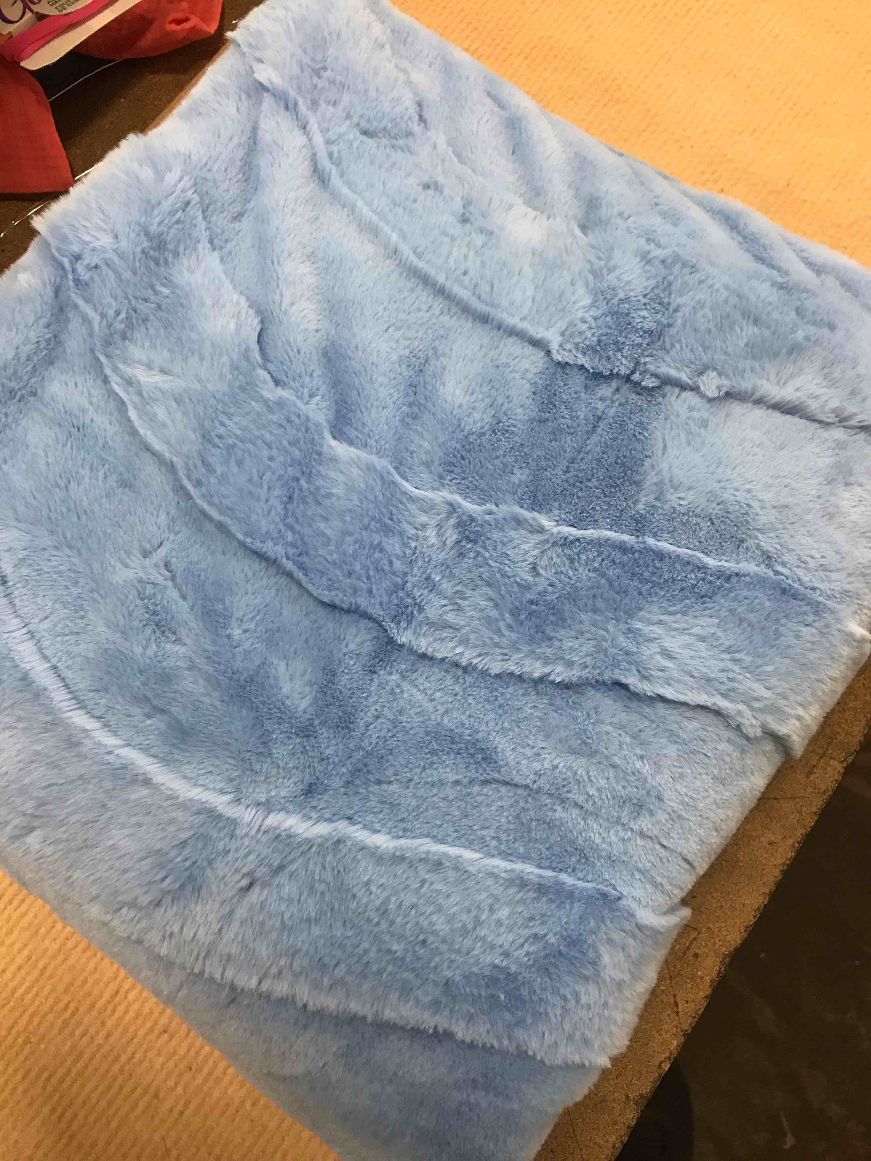 Condition photo showing New/Like New for Pillowfort Blanket