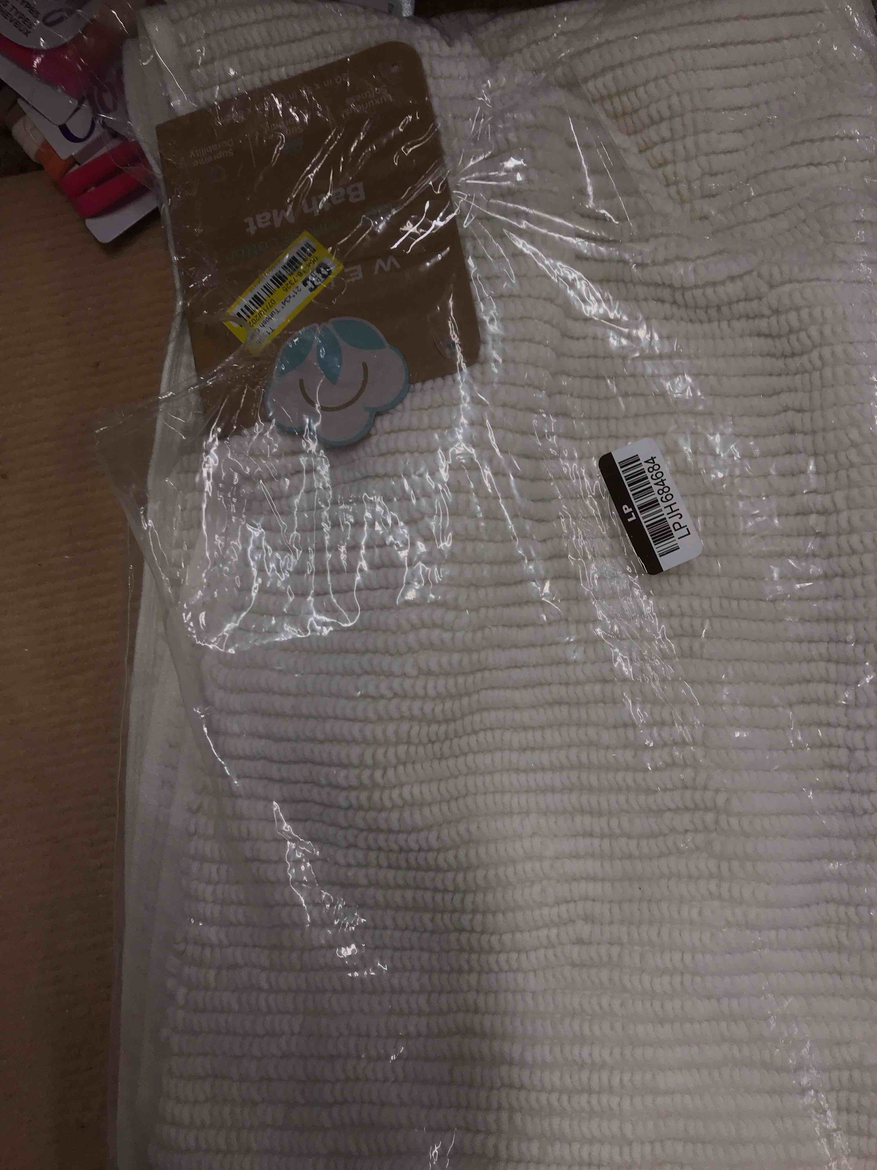 Condition photo showing New/Like New for 21"x34" Turkish Cotton Bath Rug White - Wellbe