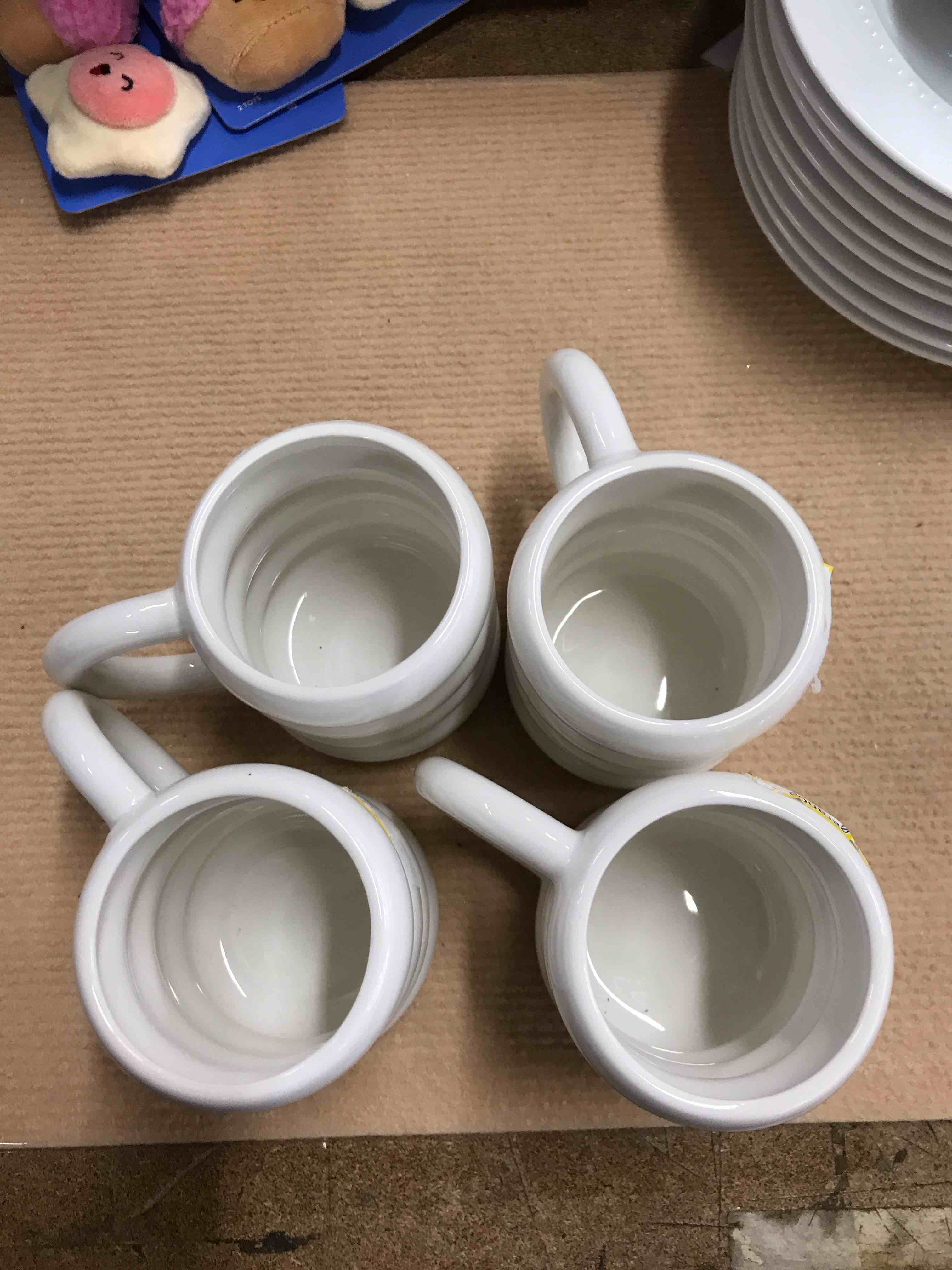 Set of 4 coffee cups